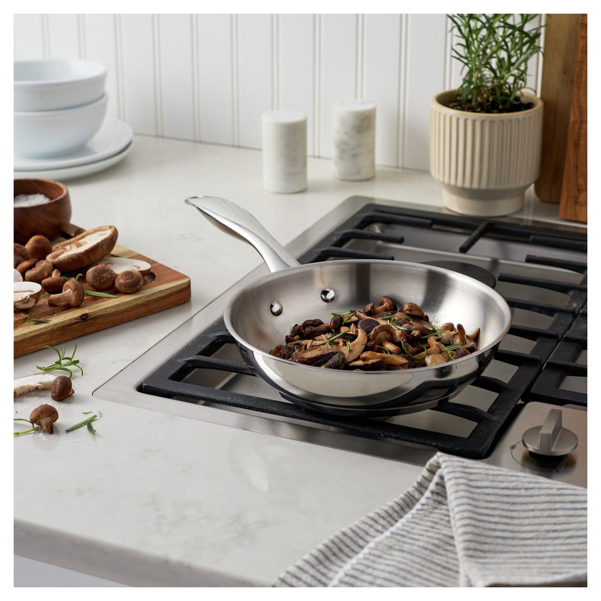 HENCKELS Aragon 8" Stainless Steel Frying Pan-Frying Pan-DECOROLALA
