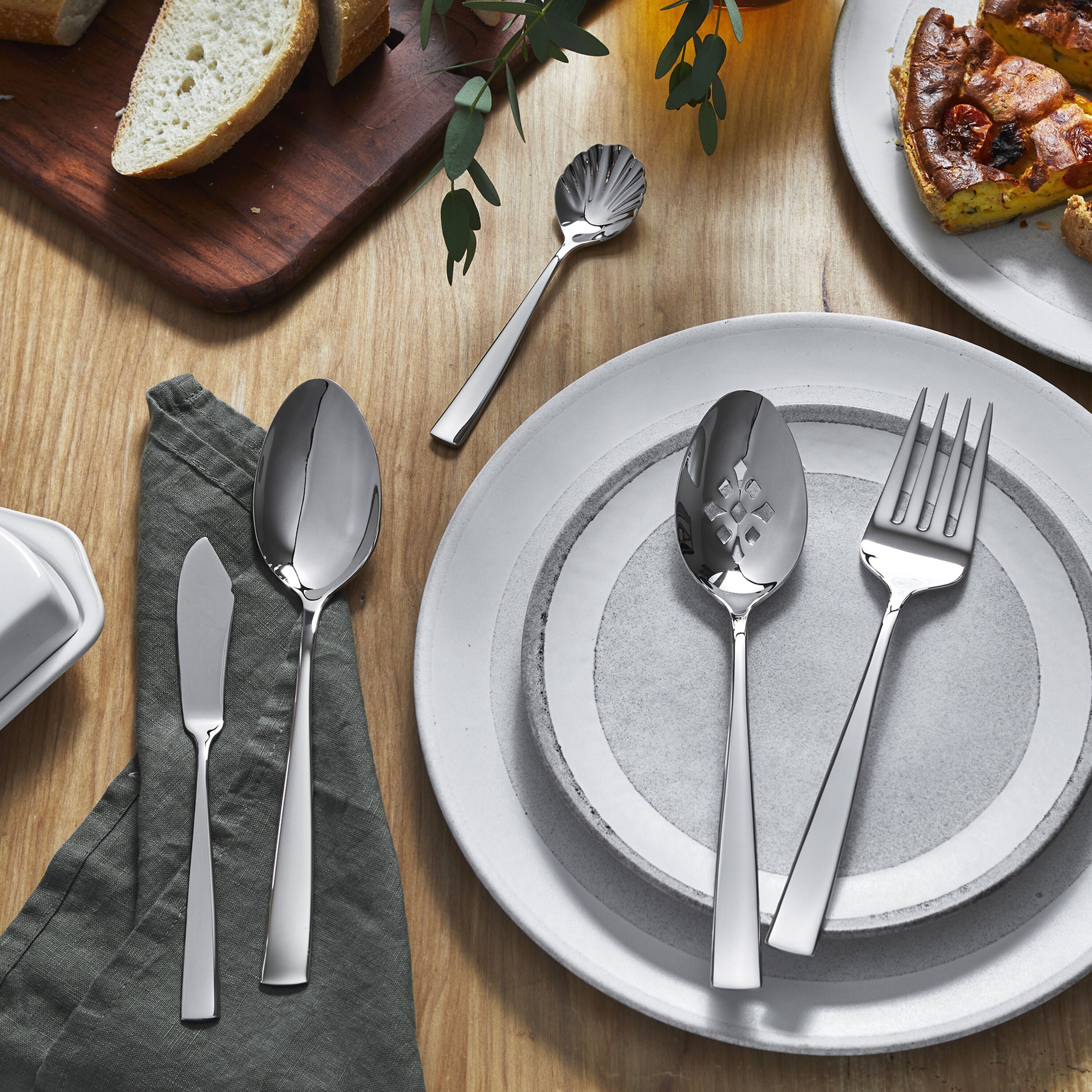 HENCKELS Champagne 45 Piece Menu Set Polished-Flatware-DECOROLALA