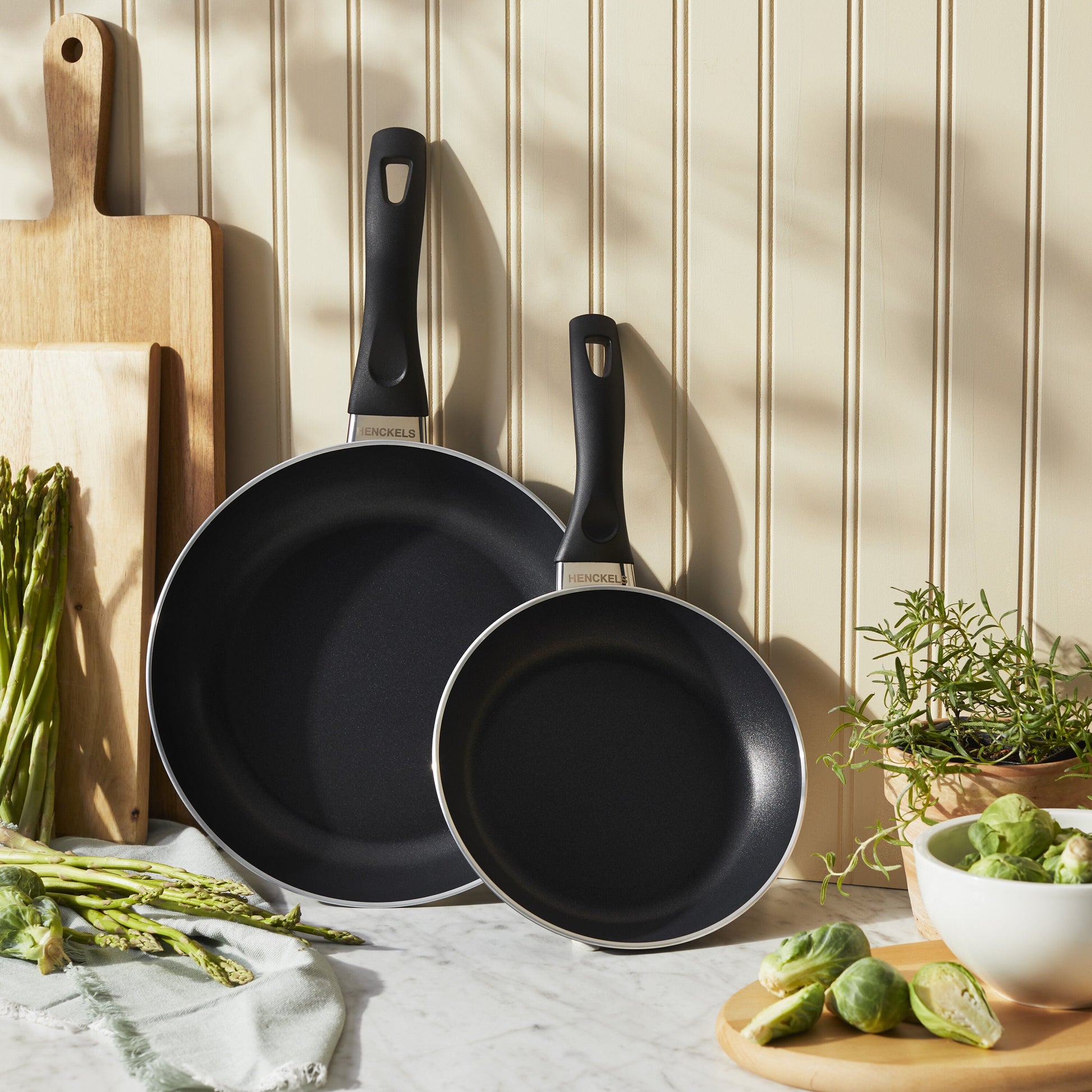 HENCKELS EverLift 2 Piece Aluminum Fry Pan Set - Black-Frying Pan-DECOROLALA