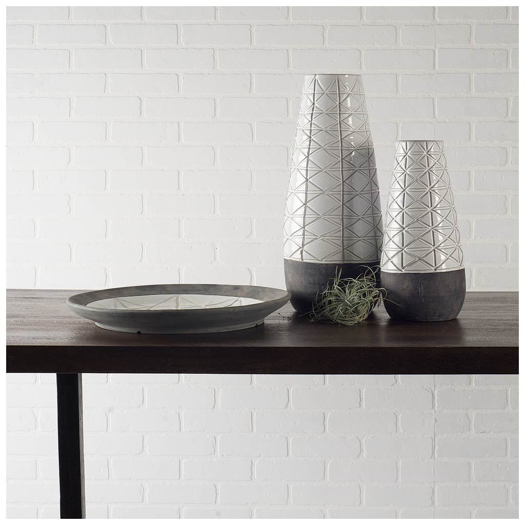 Harrier II Large Gray Ceramic Dark Base White Vase-Vase-DECOROLALA