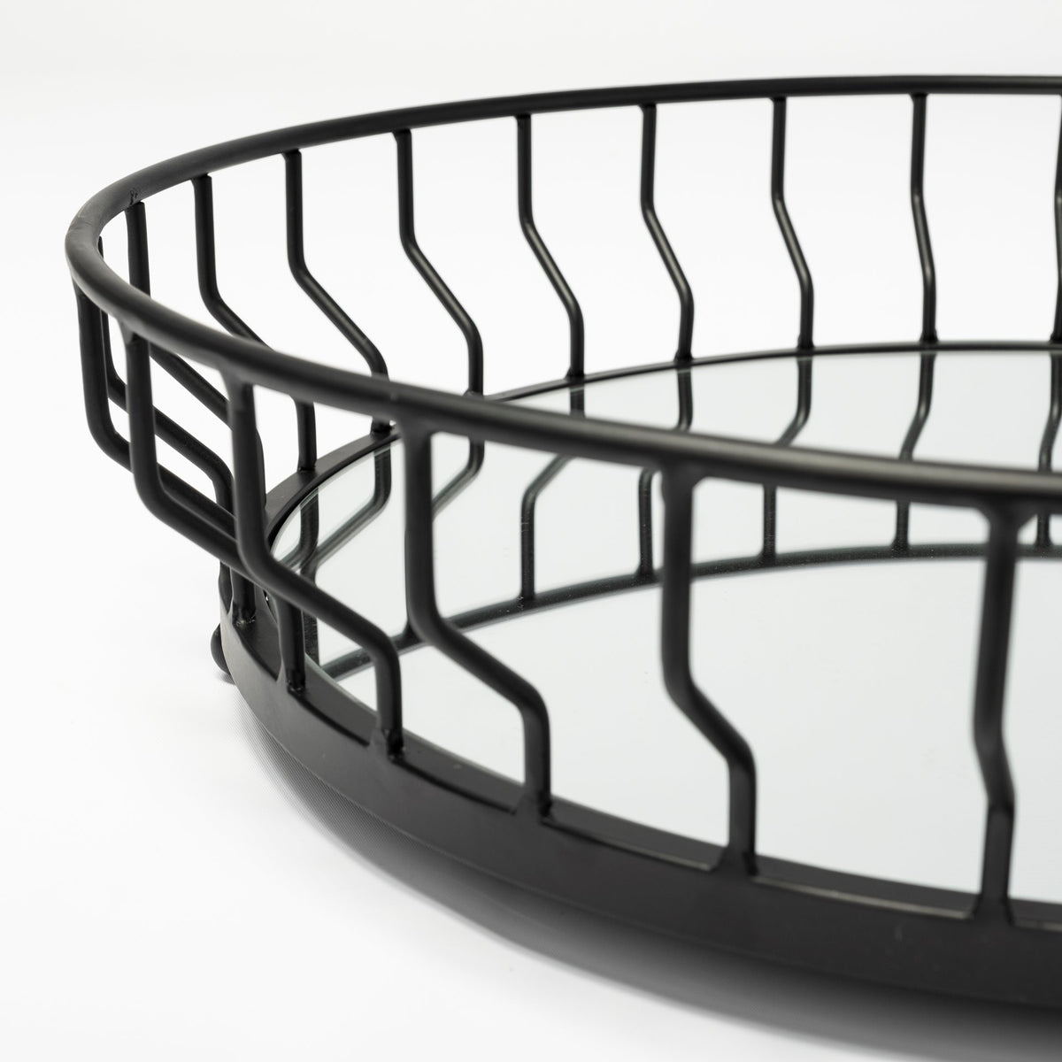 Helena 20L x 20W Black Metal Mirrored Bottom Round Serving Tray-Trays-DECOROLALA