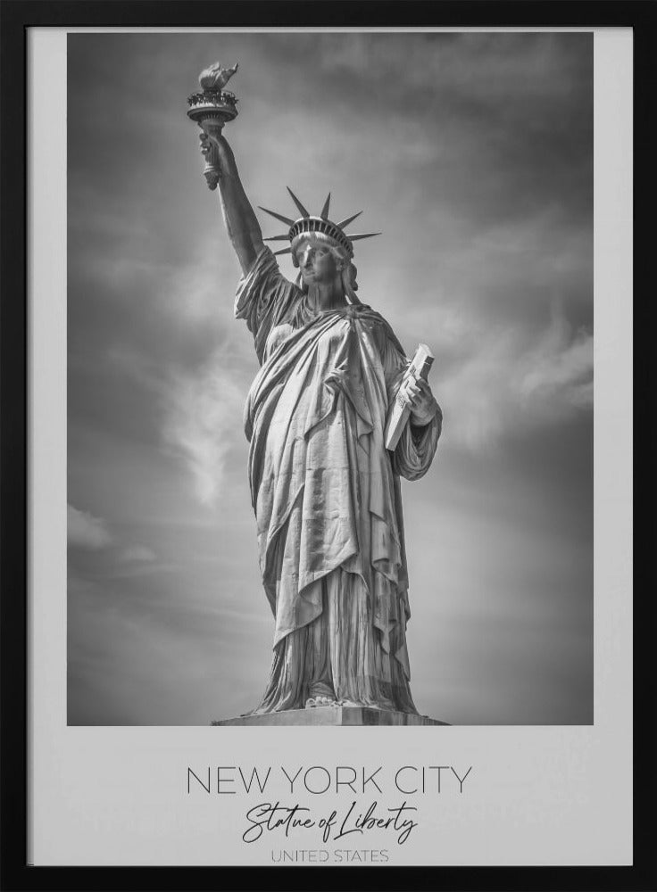 In focus: NEW YORK CITY Statue of Liberty-Canvas Print-DECOROLALA