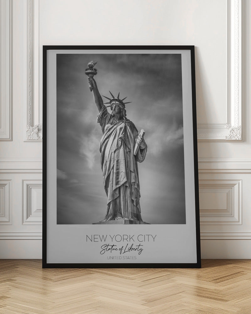 In focus: NEW YORK CITY Statue of Liberty-Canvas Print-DECOROLALA