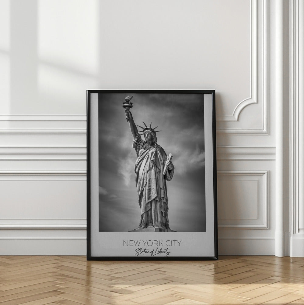 In focus: NEW YORK CITY Statue of Liberty-Canvas Print-DECOROLALA