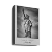 In focus: NEW YORK CITY Statue of Liberty-Canvas Print-DECOROLALA