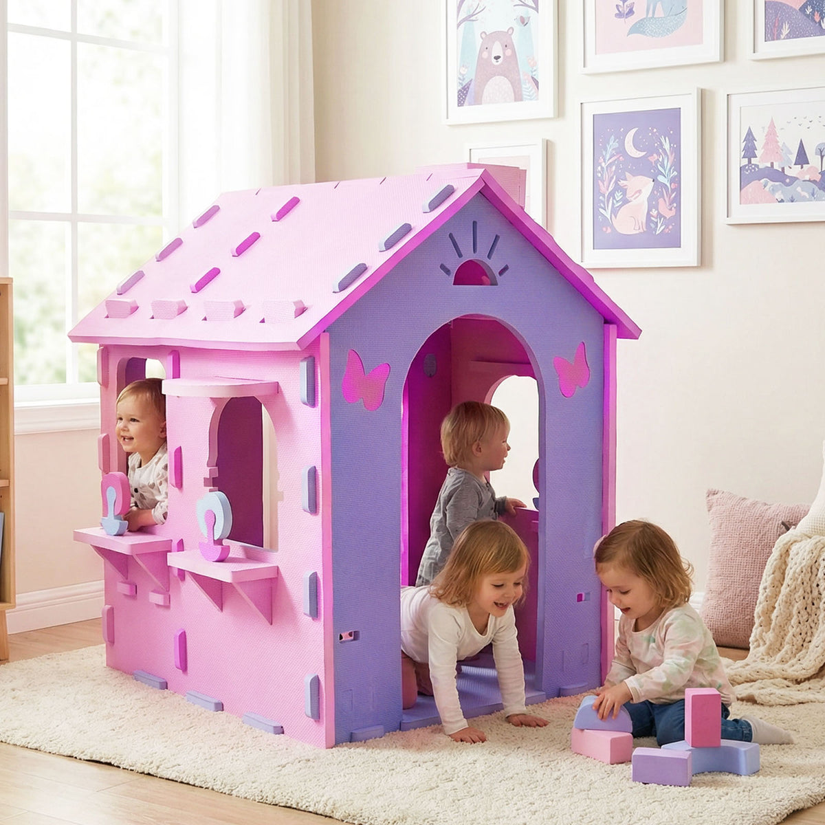 Maisonnette d'intérieur avec toit et cheminée pour jeux créatifs