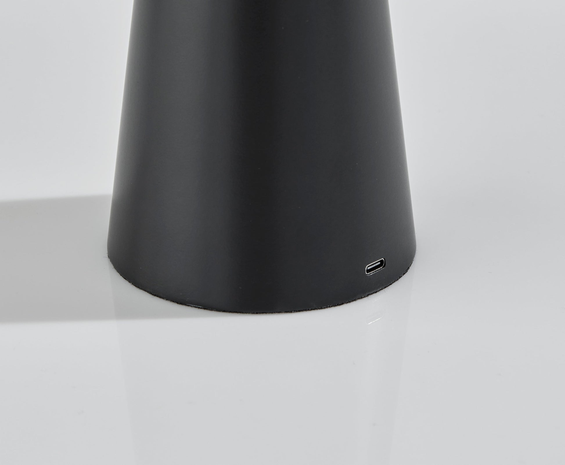 Jacky Cordless LED Table Lamp-Lighting-DECOROLALA