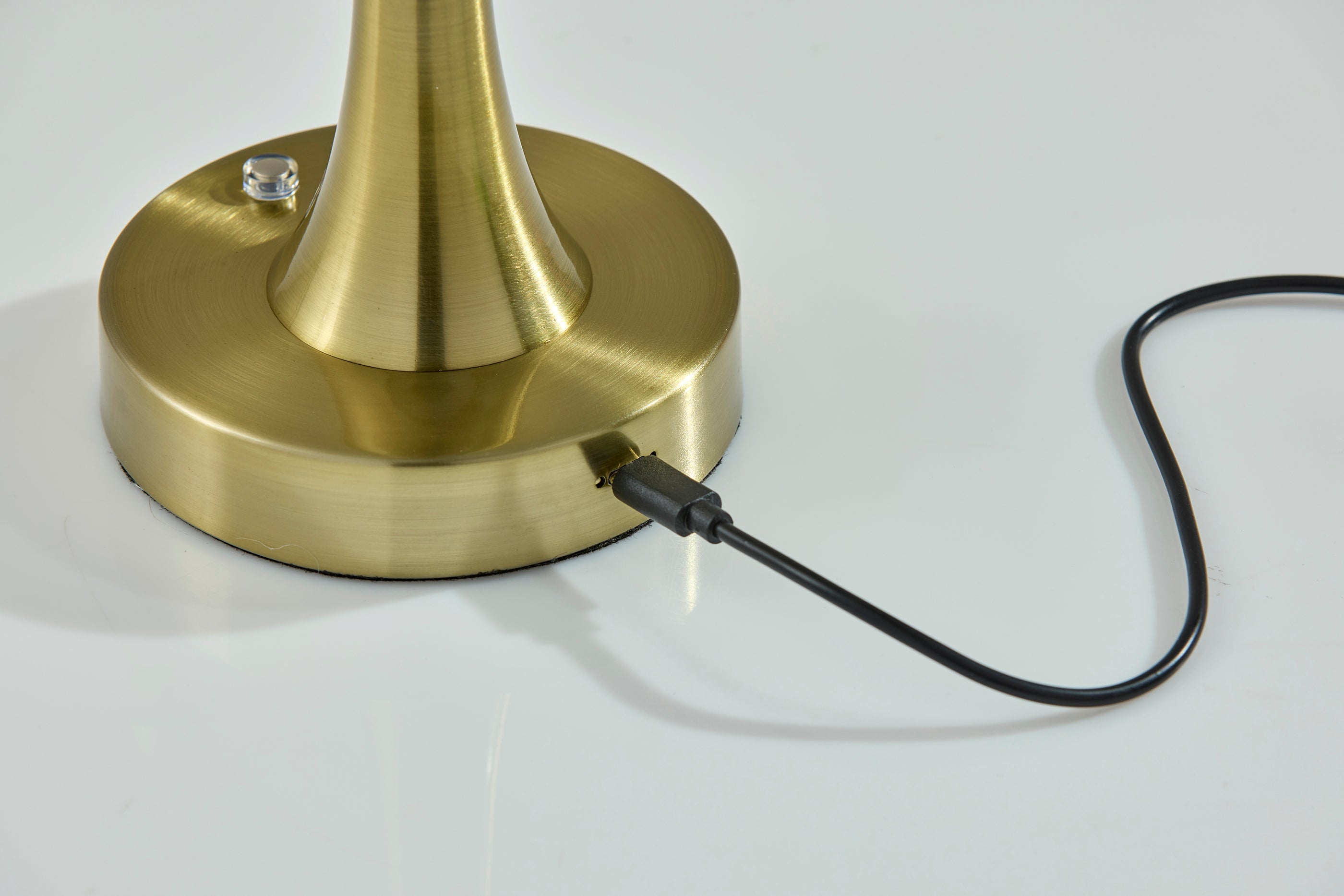 Jimmy 2602-21 LED Cordless Table Lamp - 15" Brass-Lighting-DECOROLALA
