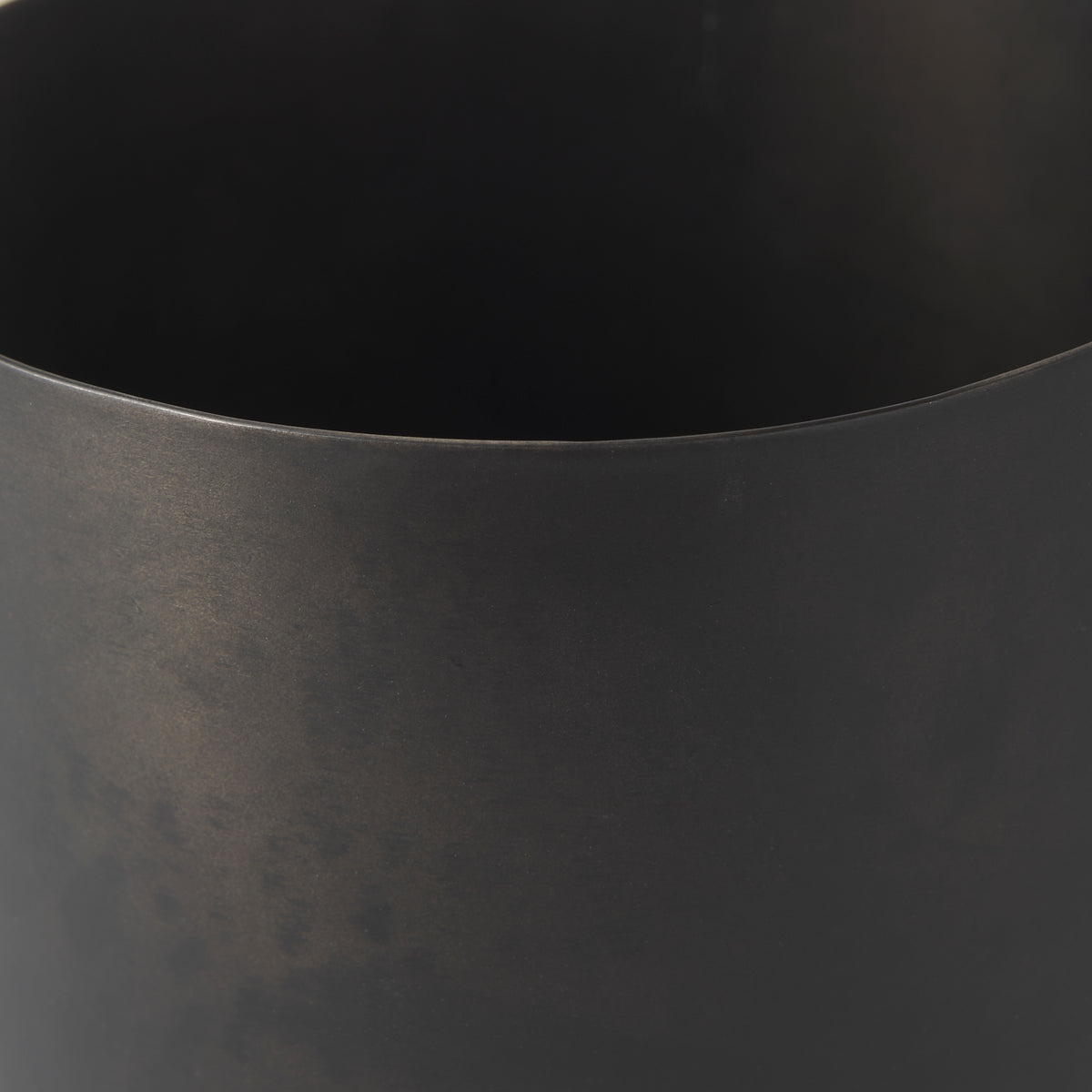 Juno 6.5H Medium Black Iron Vase-Vase-DECOROLALA