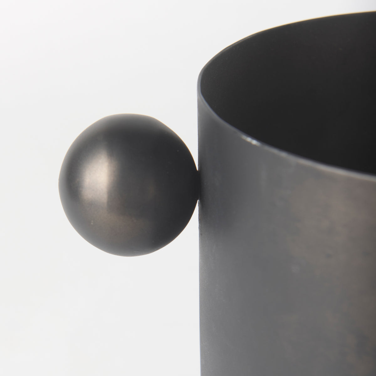 Juno 6.5H Medium Black Iron Vase-Vase-DECOROLALA