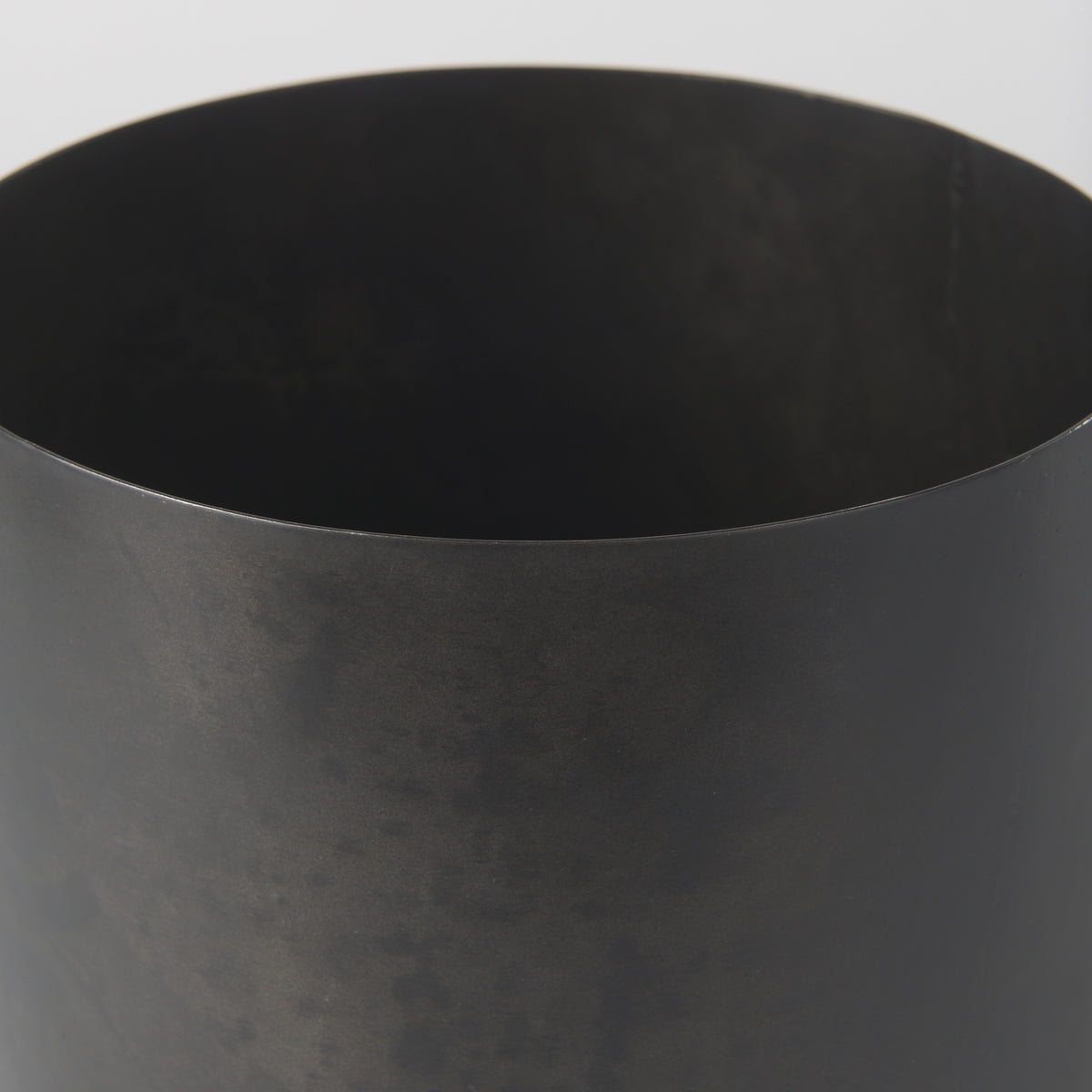 Juno 8.5H Large Black Iron Vase-Vase-DECOROLALA