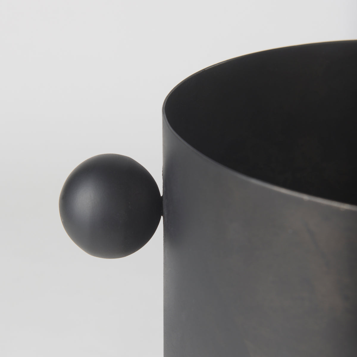 Juno 8.5H Large Black Iron Vase-Vase-DECOROLALA