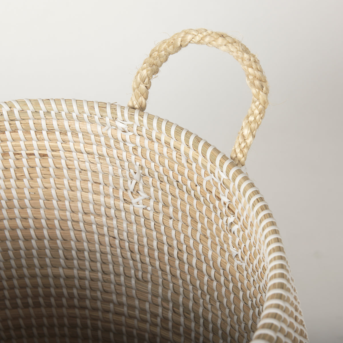 Kairi Set of 2 Seagrass Floor Baskets w/ Lids and Handles-Decorative Baskets-DECOROLALA
