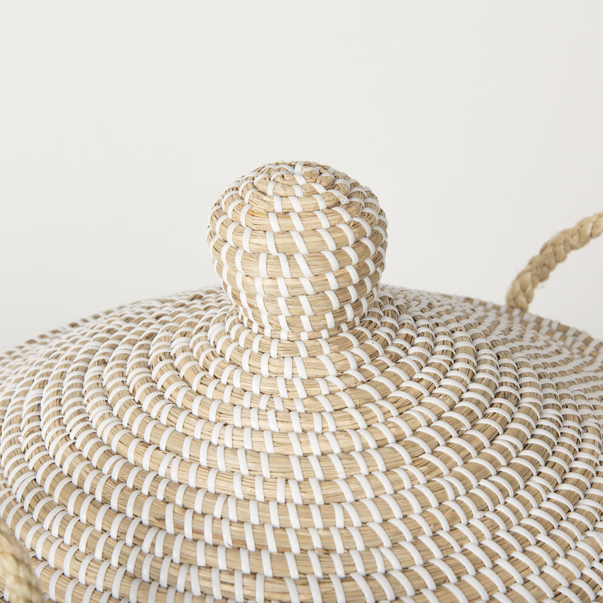 Kairi Set of 2 Seagrass Floor Baskets w/ Lids and Handles-Decorative Baskets-DECOROLALA