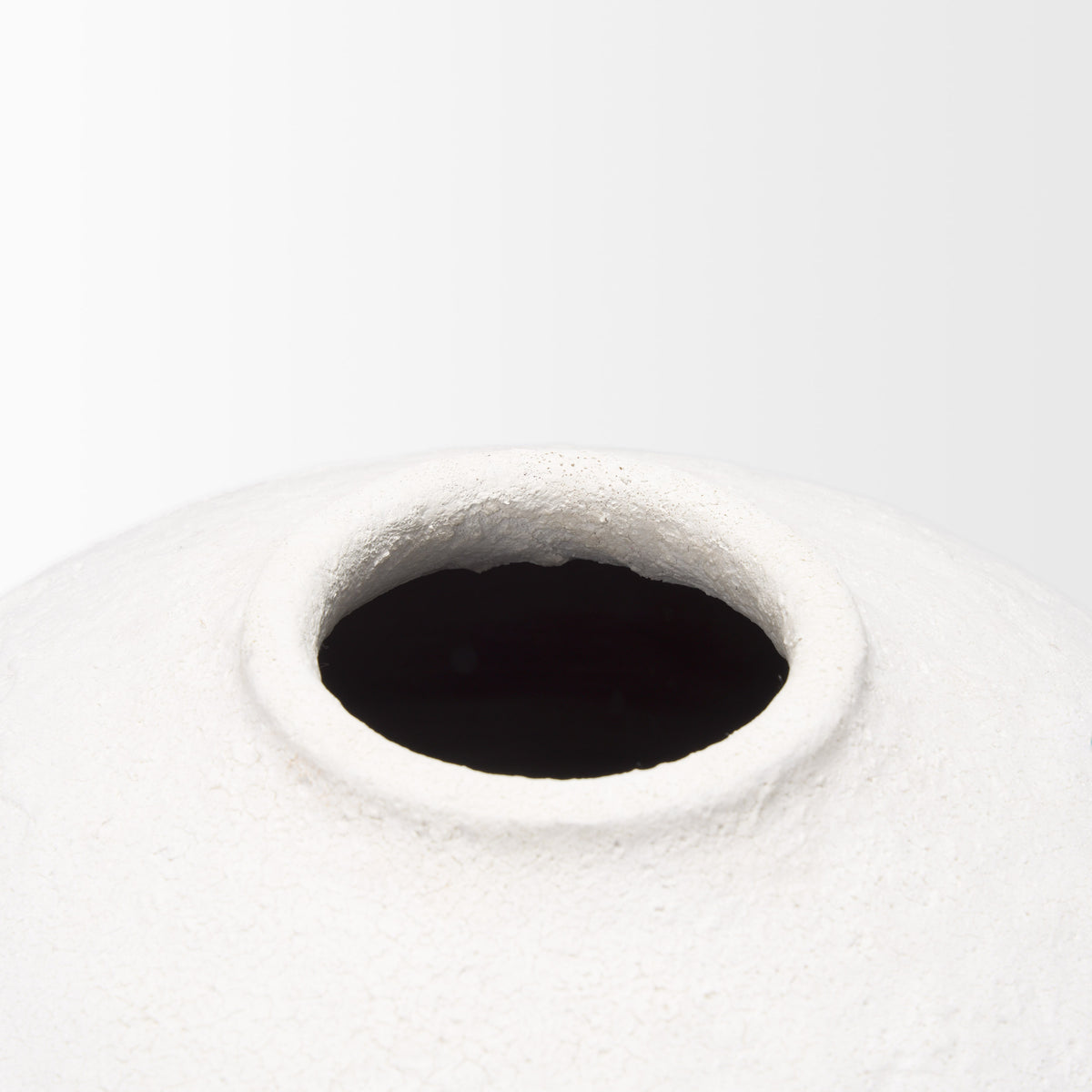 Karakum II Large White Textured Ceramic Vase-Vase-DECOROLALA