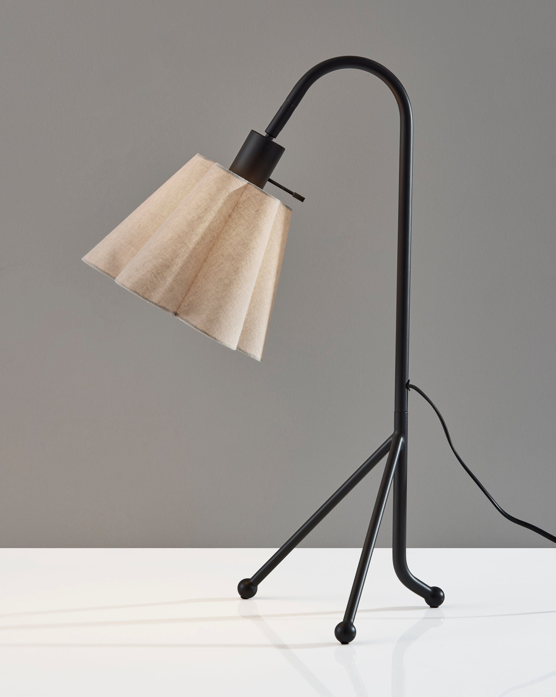 Kendra Table Lamp-Lighting-DECOROLALA