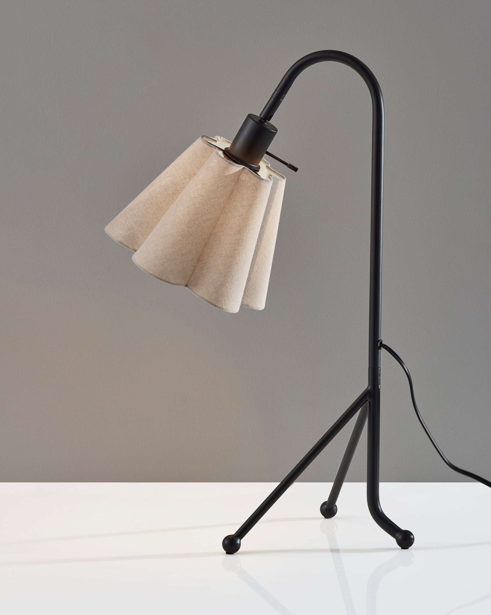 Kendra Table Lamp-Lighting-DECOROLALA