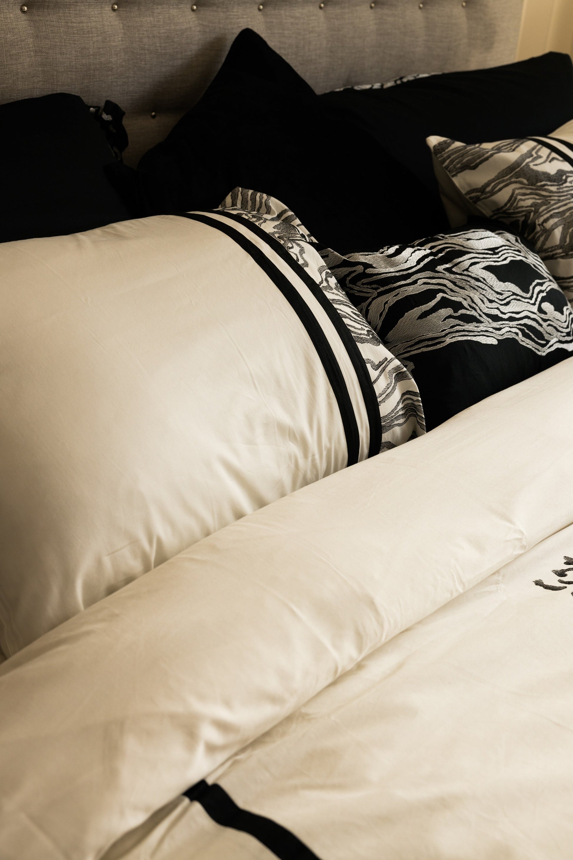 Kenya Embroidered Animal Pattern Cotton 6 pc Duvet Cover Set-Bedding-DECOROLALA