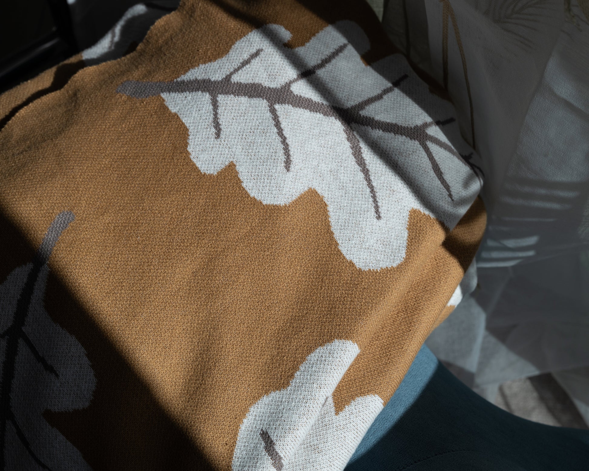 Knit Leaf Design Throw Blanket-Throw Blankets-DECOROLALA