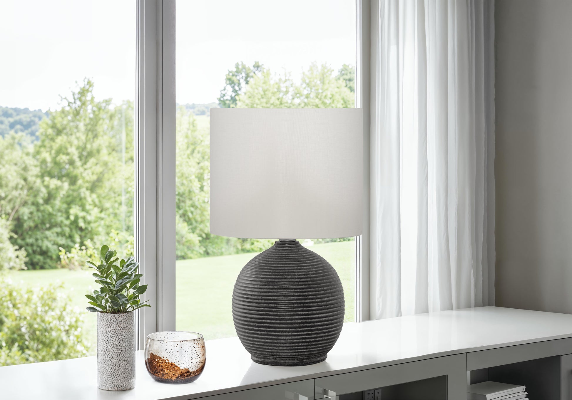 LIGHTING - 16"H TABLE LAMP BLACK RESIN / IVORY SHADE-Table-DECOROLALA