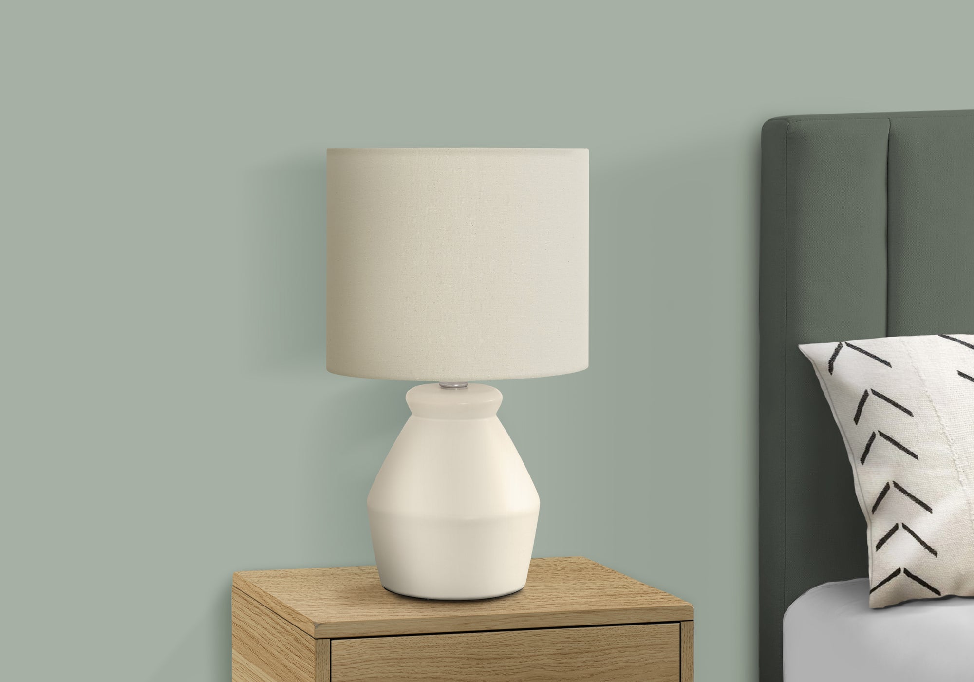 LIGHTING - 17"H TABLE LAMP CREAM CERAMIC / IVORY SHADE-Table-DECOROLALA