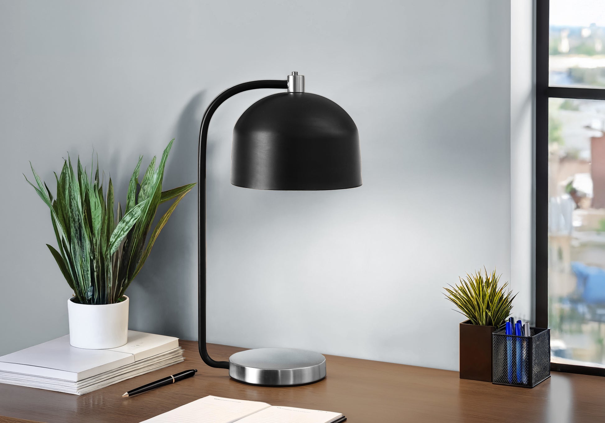 LIGHTING - 18"H TABLE LAMP BLACK / SILVER METAL-Table-DECOROLALA