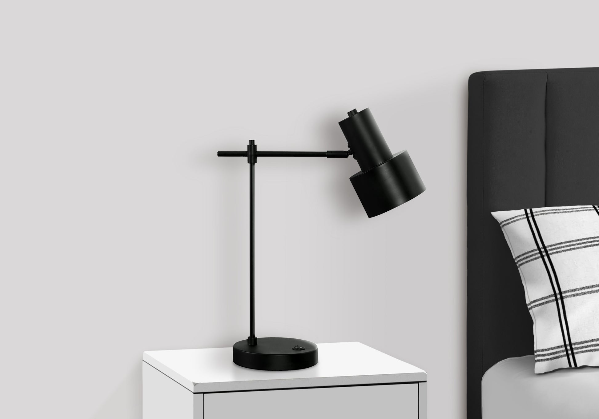 LIGHTING - 21"H TABLE LAMP BLACK METAL/BLACK SHADE/USB-Table-DECOROLALA