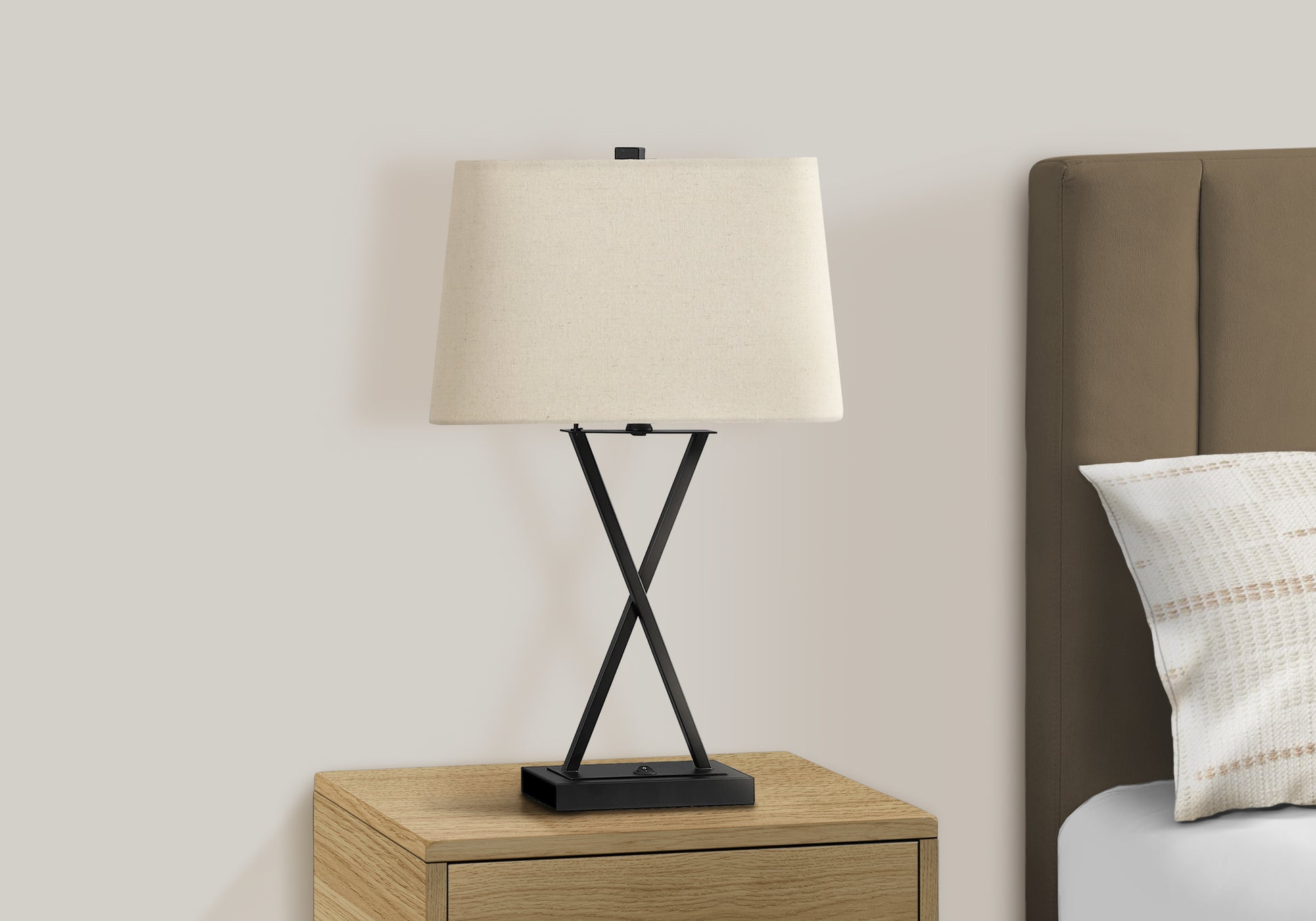 LIGHTING - 25"H TABLE LAMP BLACK METAL/BEIGE SHADE/USB-Table-DECOROLALA