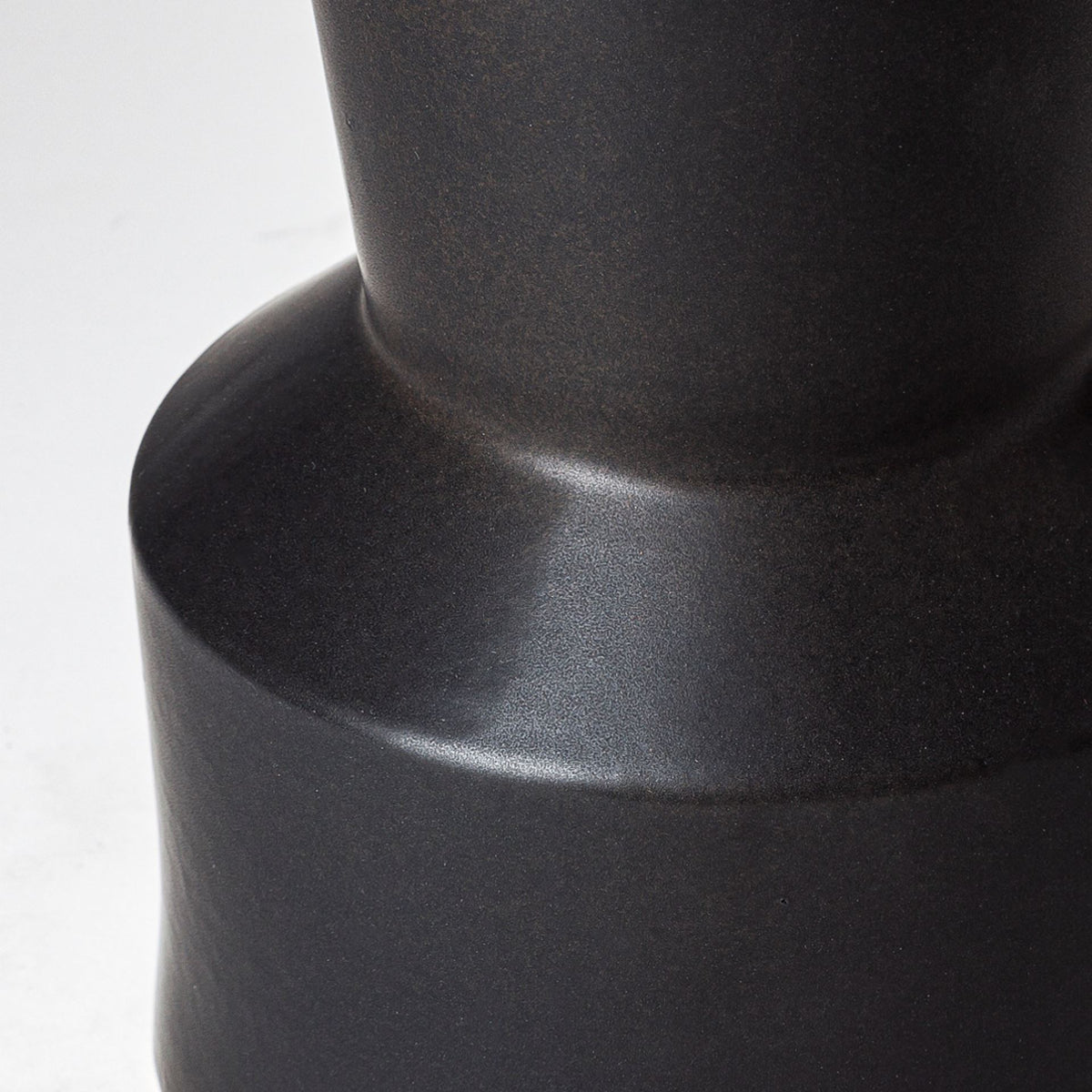 Laforge Black Ceramic Vase-Vase-DECOROLALA