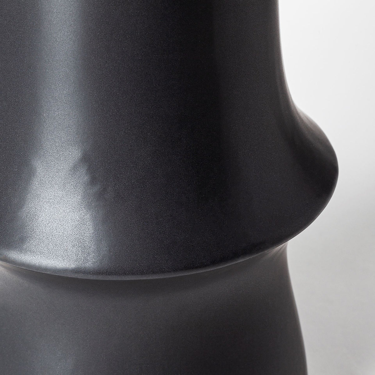 Laforge III Black Ceramic Vase-Vase-DECOROLALA