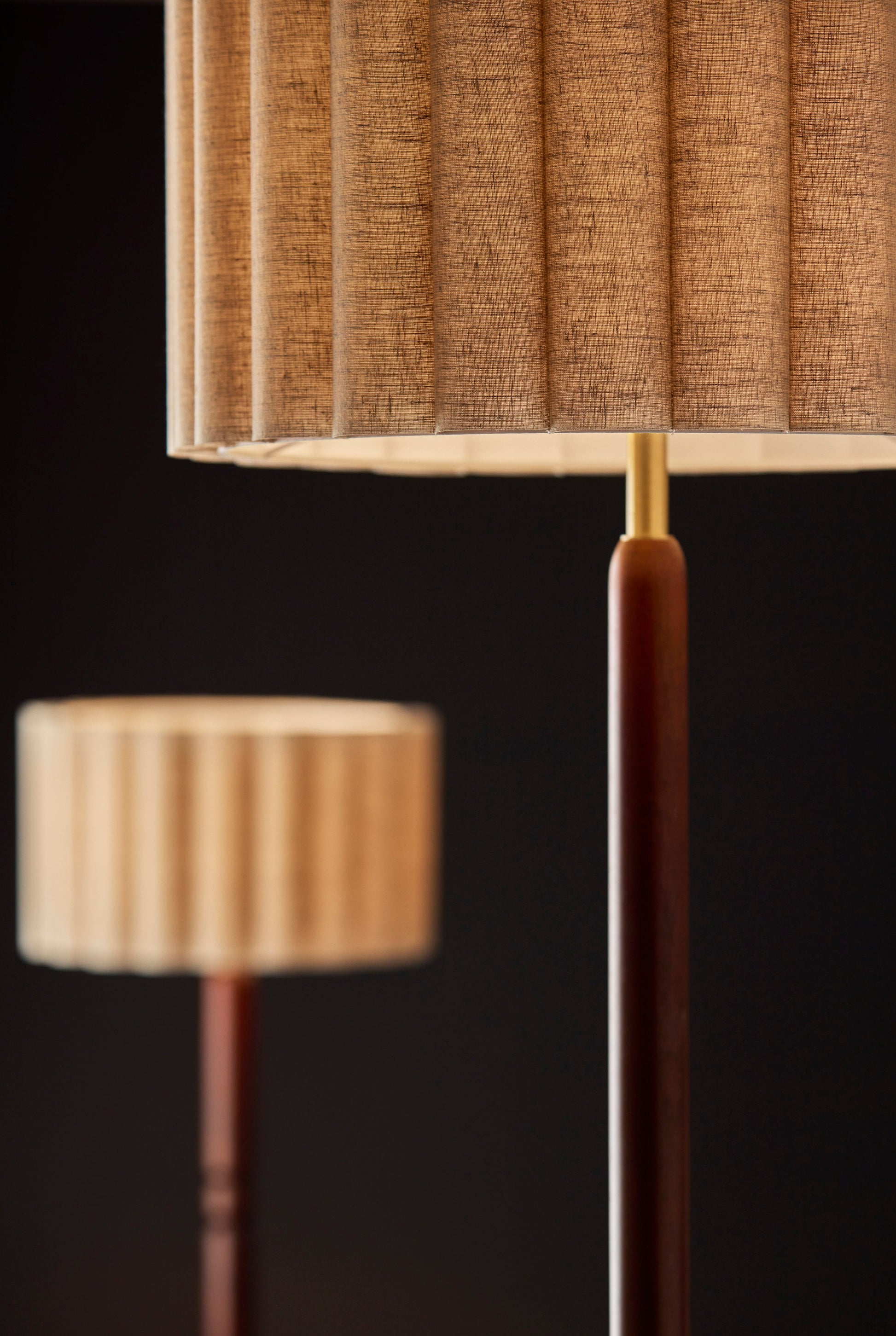 Laine Table Lamp Mid-Century Modern 27.5"-Lighting-DECOROLALA