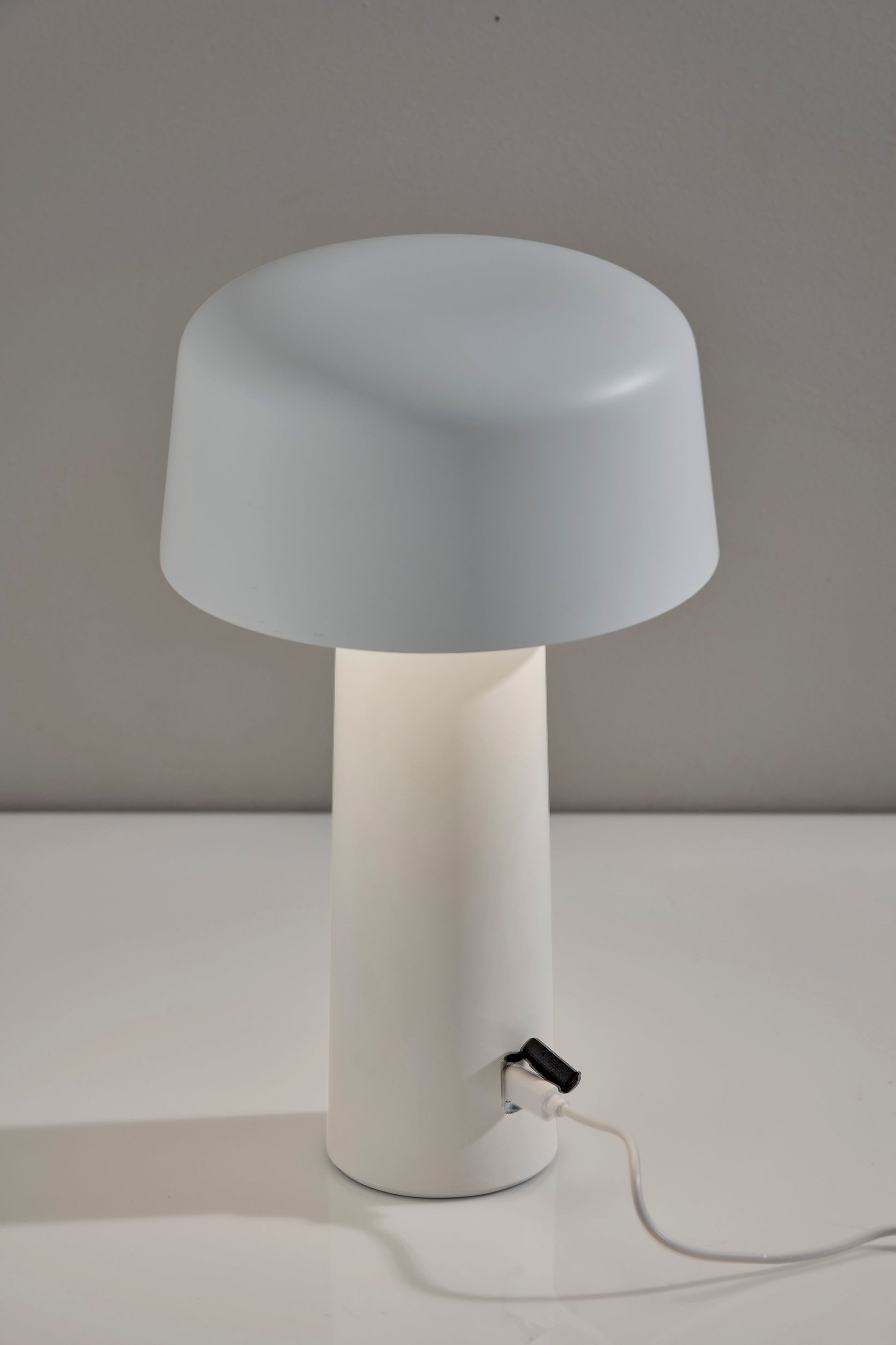 Lenny LED Cordless Table Lamp-Lighting-DECOROLALA