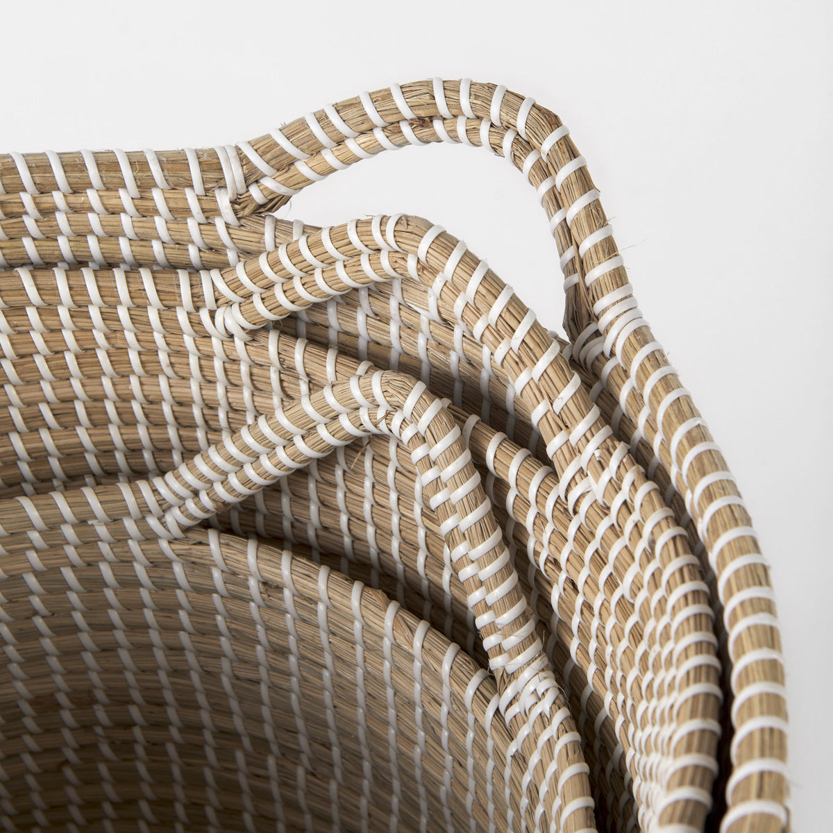 Maddie (Set of 3) Light Brown W/White Dipped Seagrass Round Basket W/ Handles-Decorative Baskets-DECOROLALA