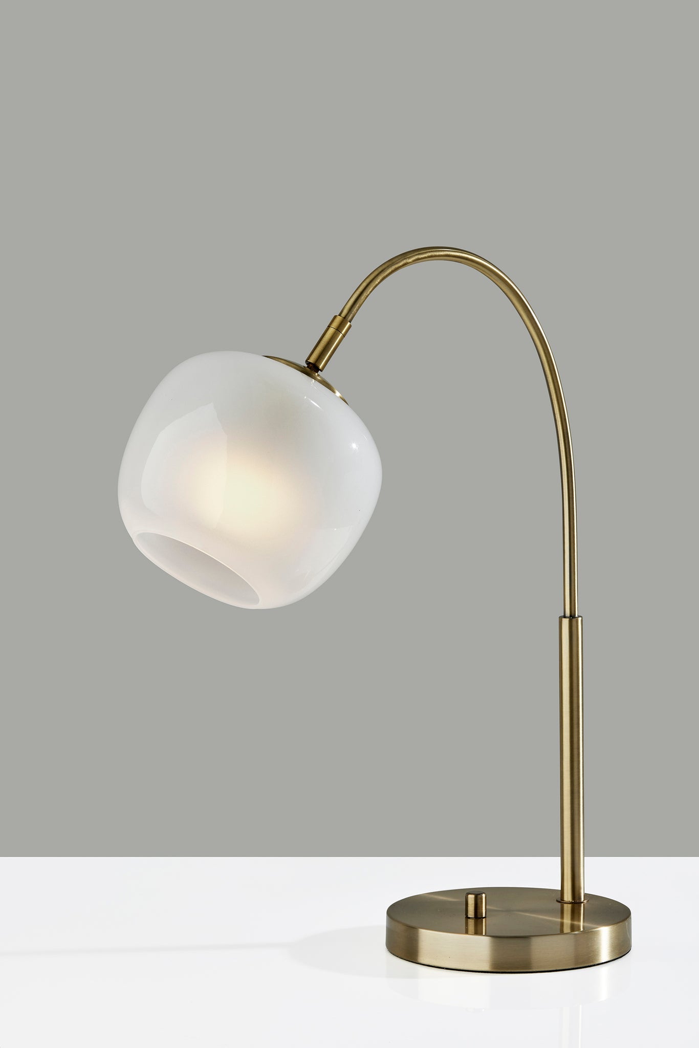 Magnolia 3948-21 Table Lamp Brass-Lighting-DECOROLALA