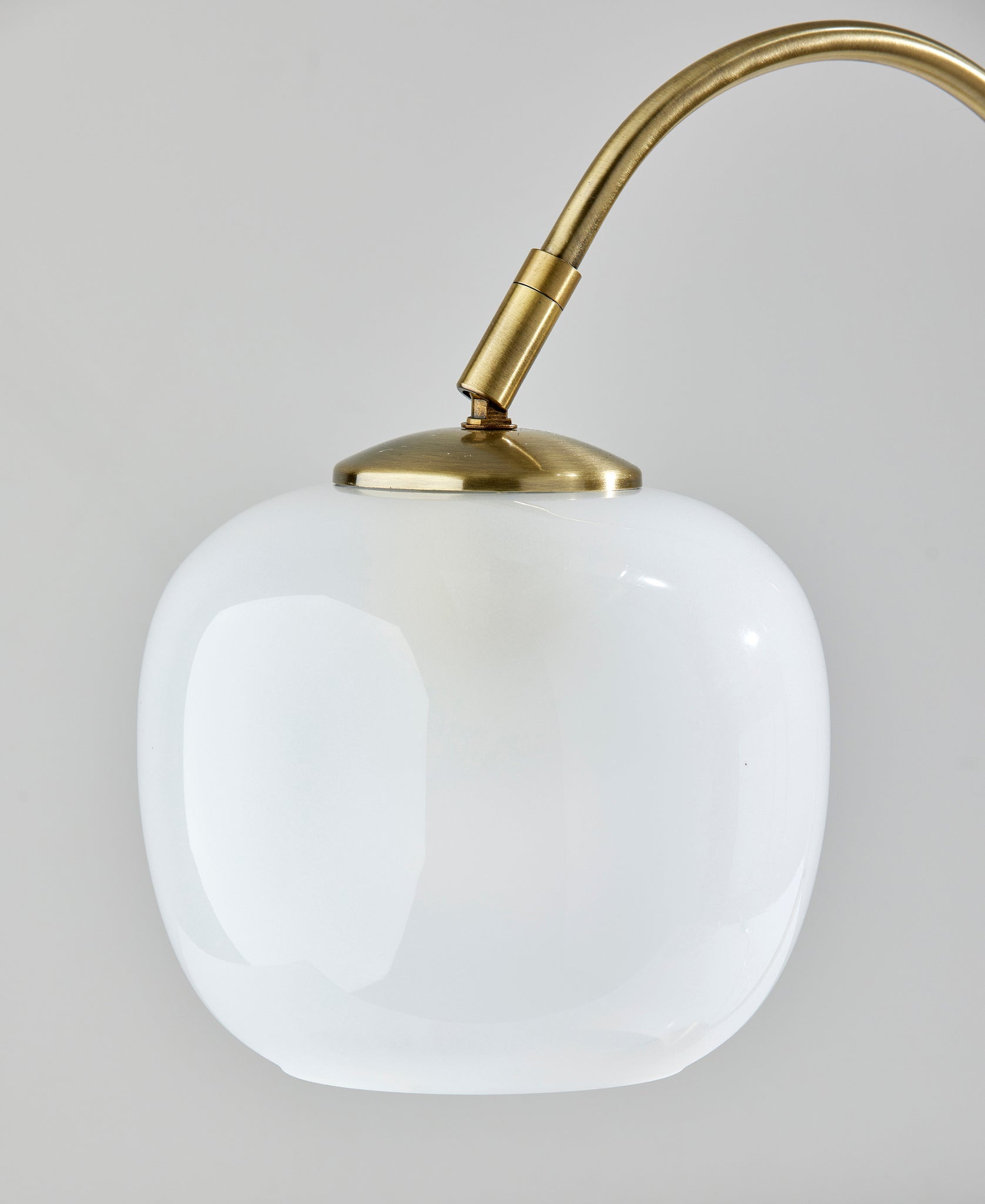 Magnolia 3948-21 Table Lamp Brass-Lighting-DECOROLALA