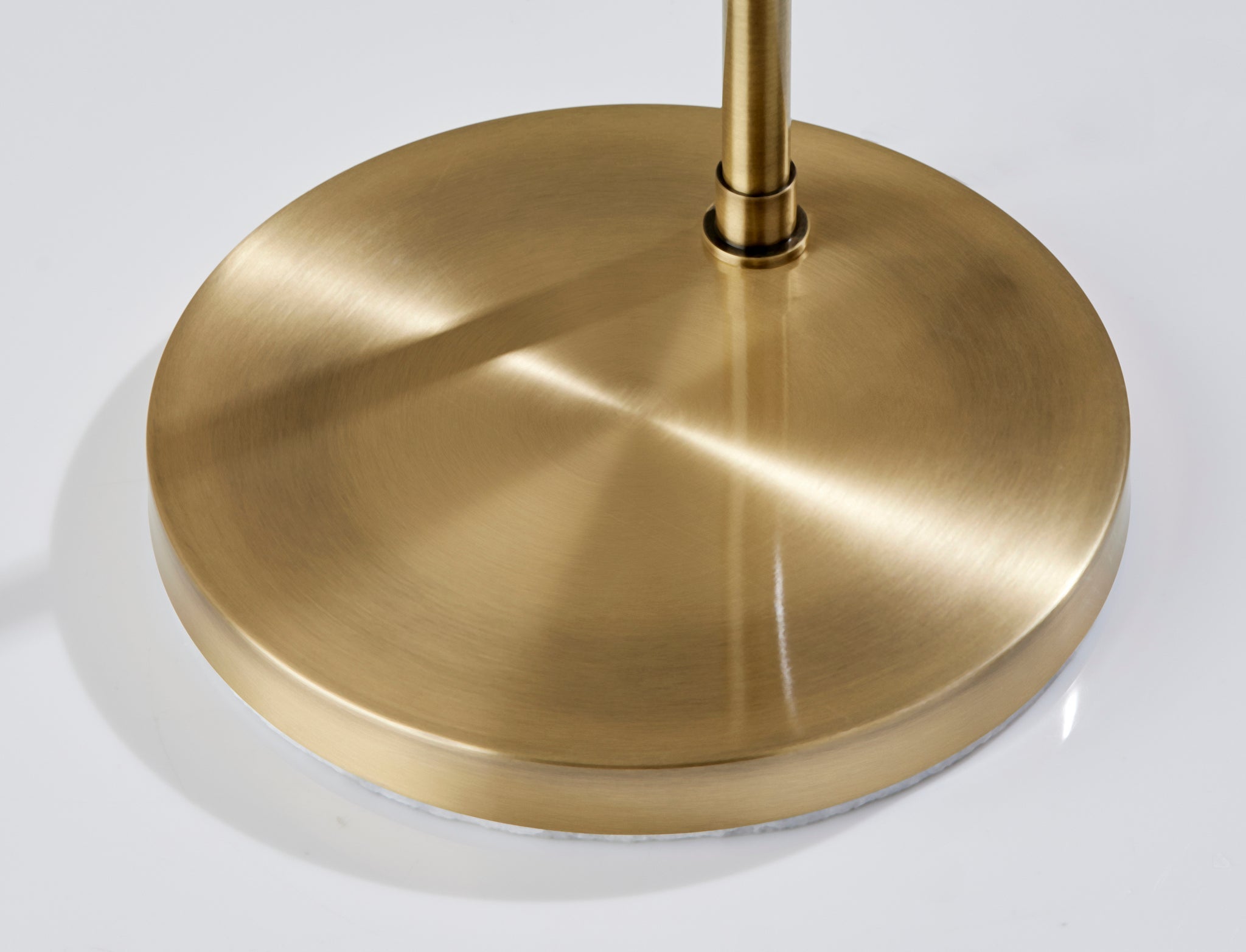 Magnolia Arc Lamp 72" Brass - 39.5" Reach-Lighting-DECOROLALA