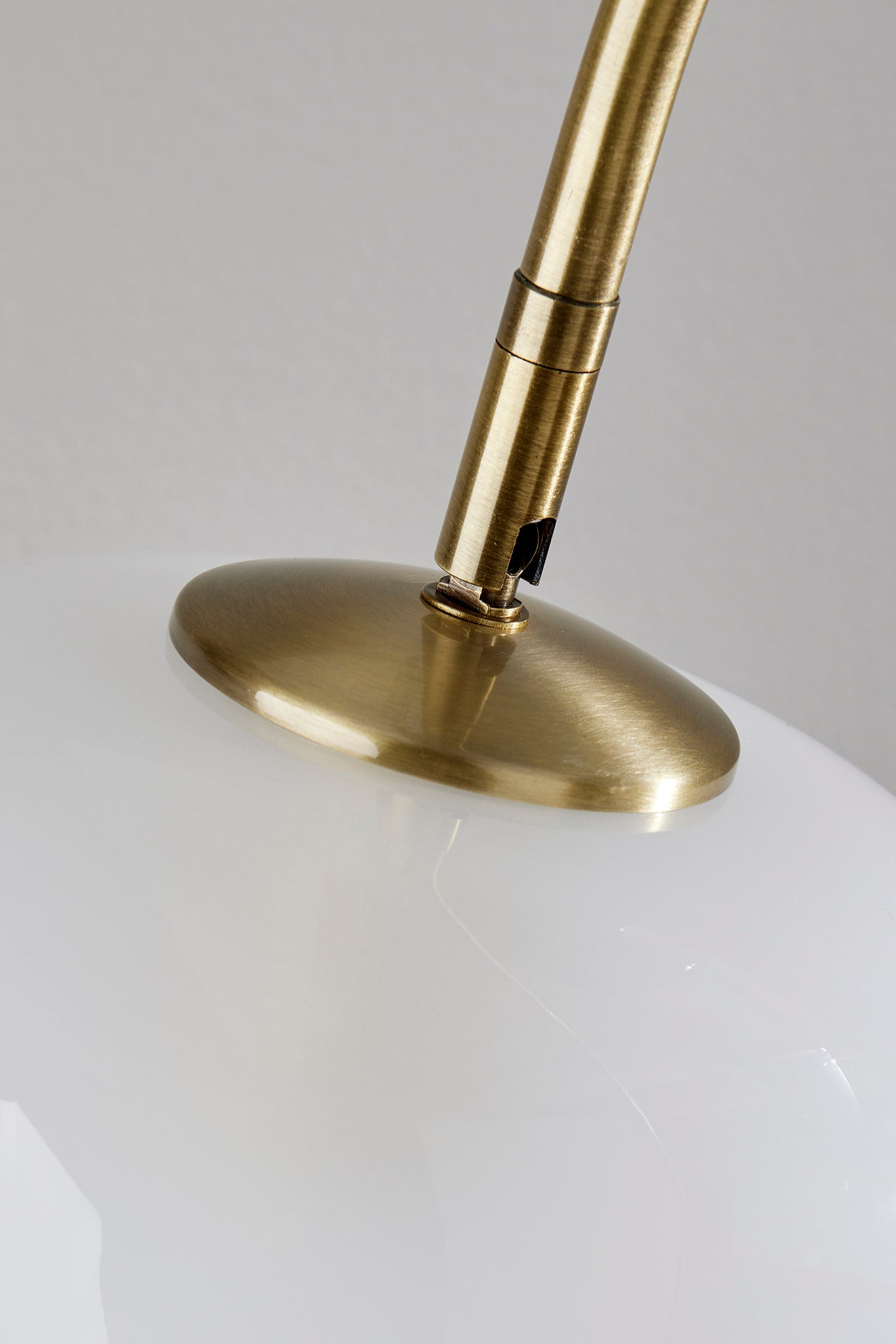 Magnolia Arc Lamp 72" Brass - 39.5" Reach-Lighting-DECOROLALA