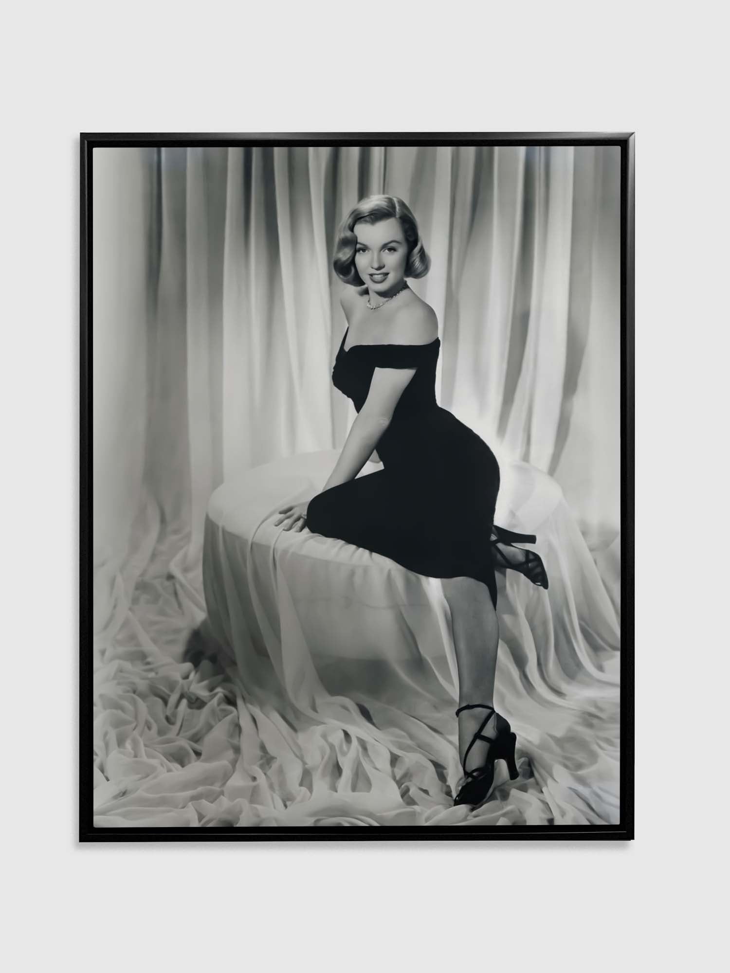 Marilyn Monroe Canvas Print 48x36 inches-Wall Art-DECOROLALA