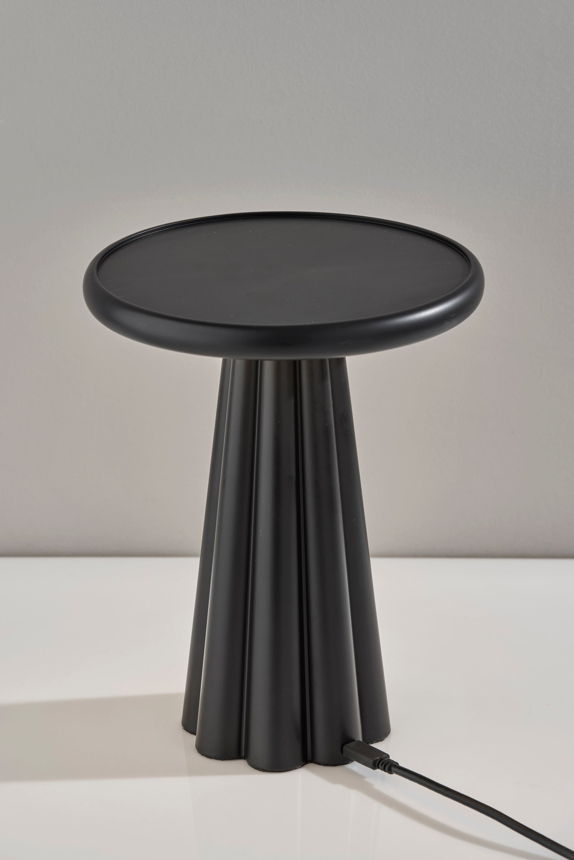 Mattie Cordless LED Table Lamp-Lighting-DECOROLALA