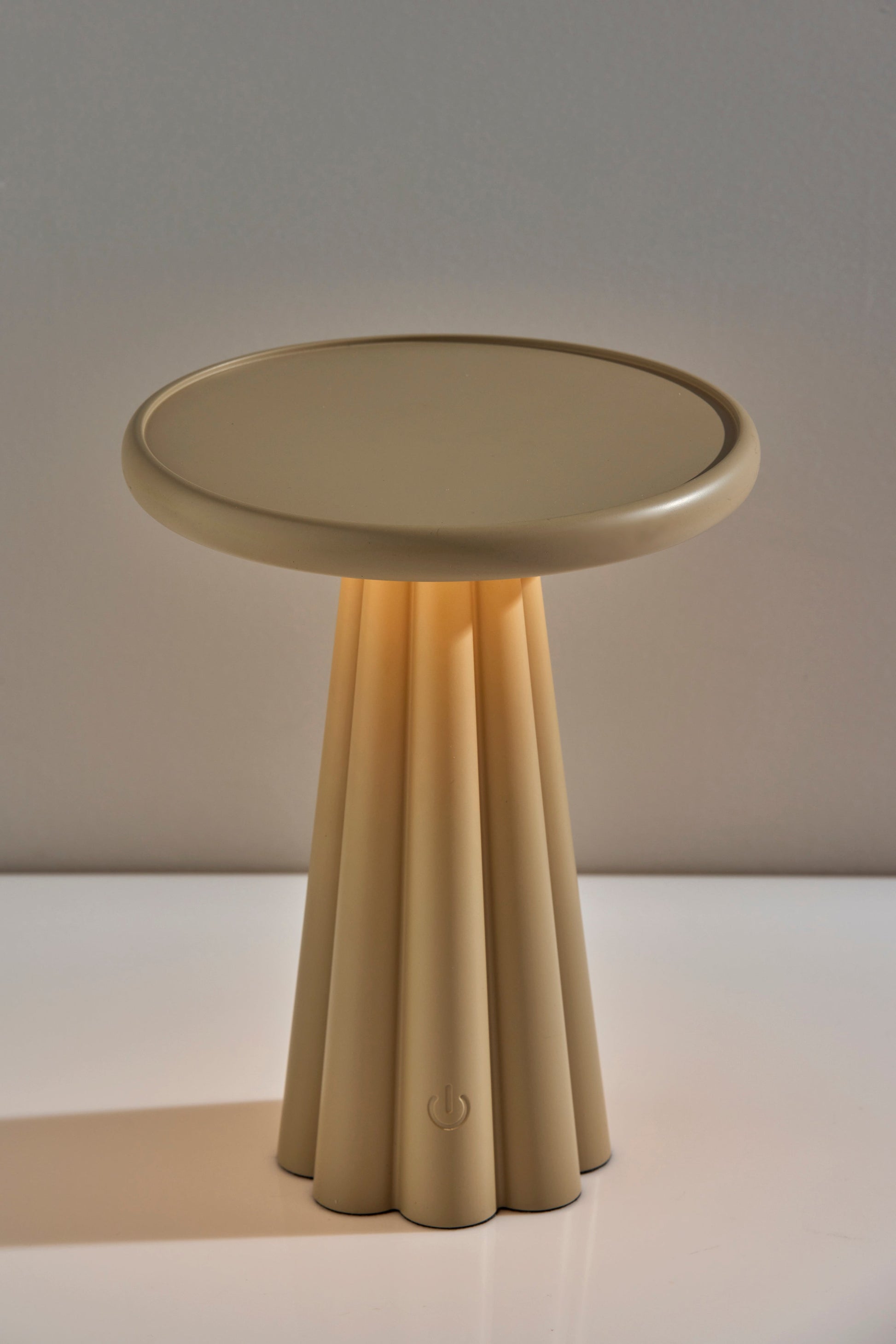 Mattie Cordless LED Table Lamp-Lighting-DECOROLALA