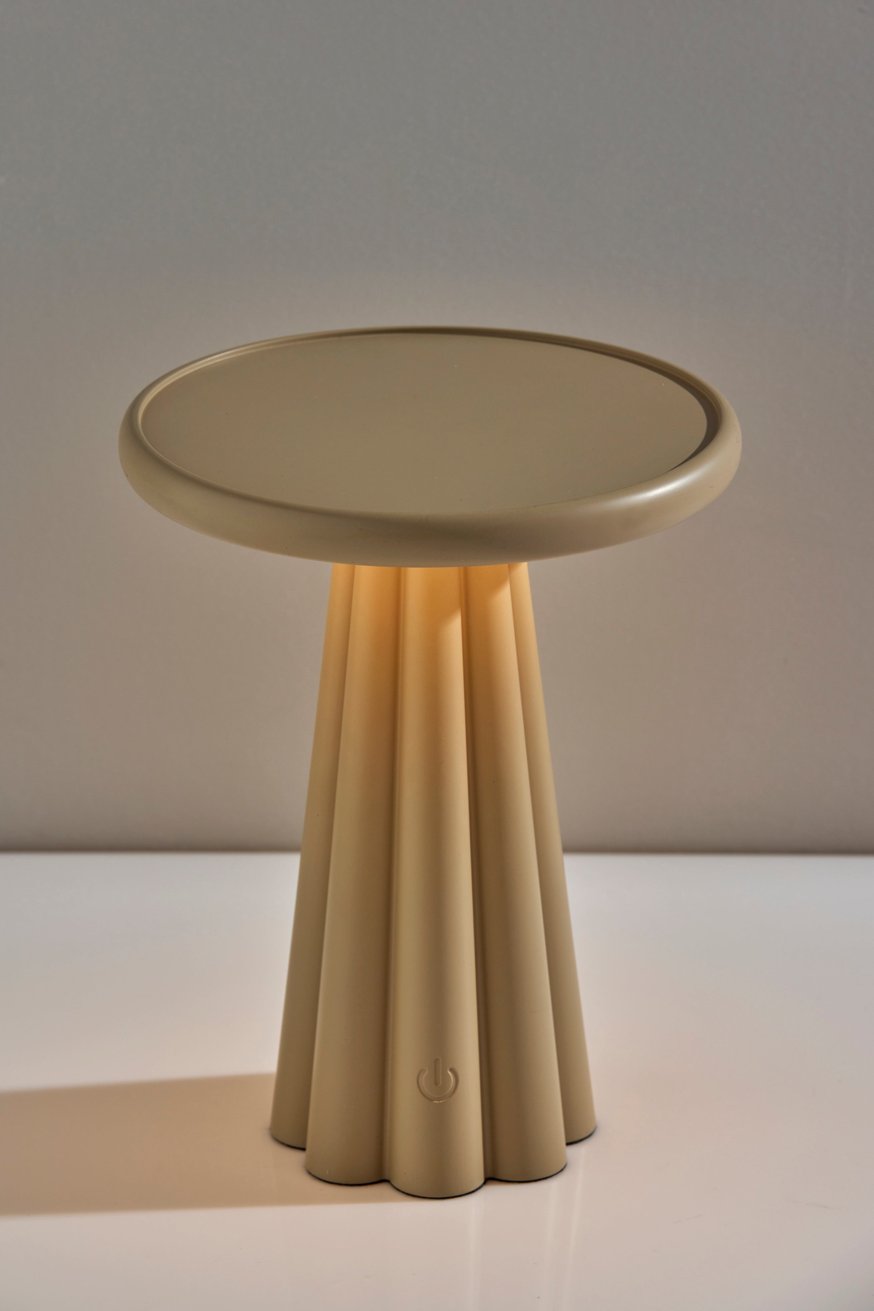 Mattie Cordless LED Table Lamp-Lighting-DECOROLALA