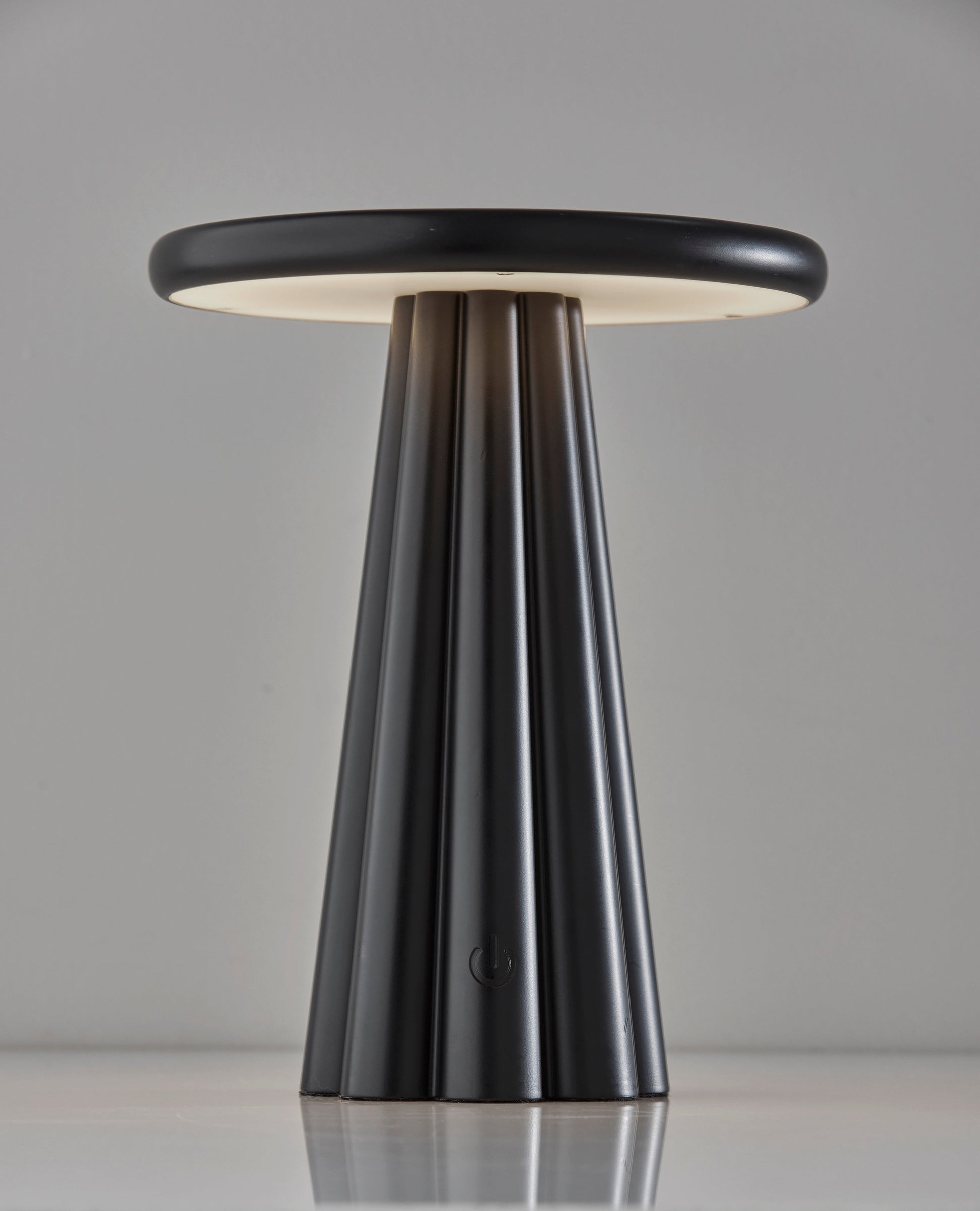 Mattie Cordless LED Table Lamp-Lighting-DECOROLALA