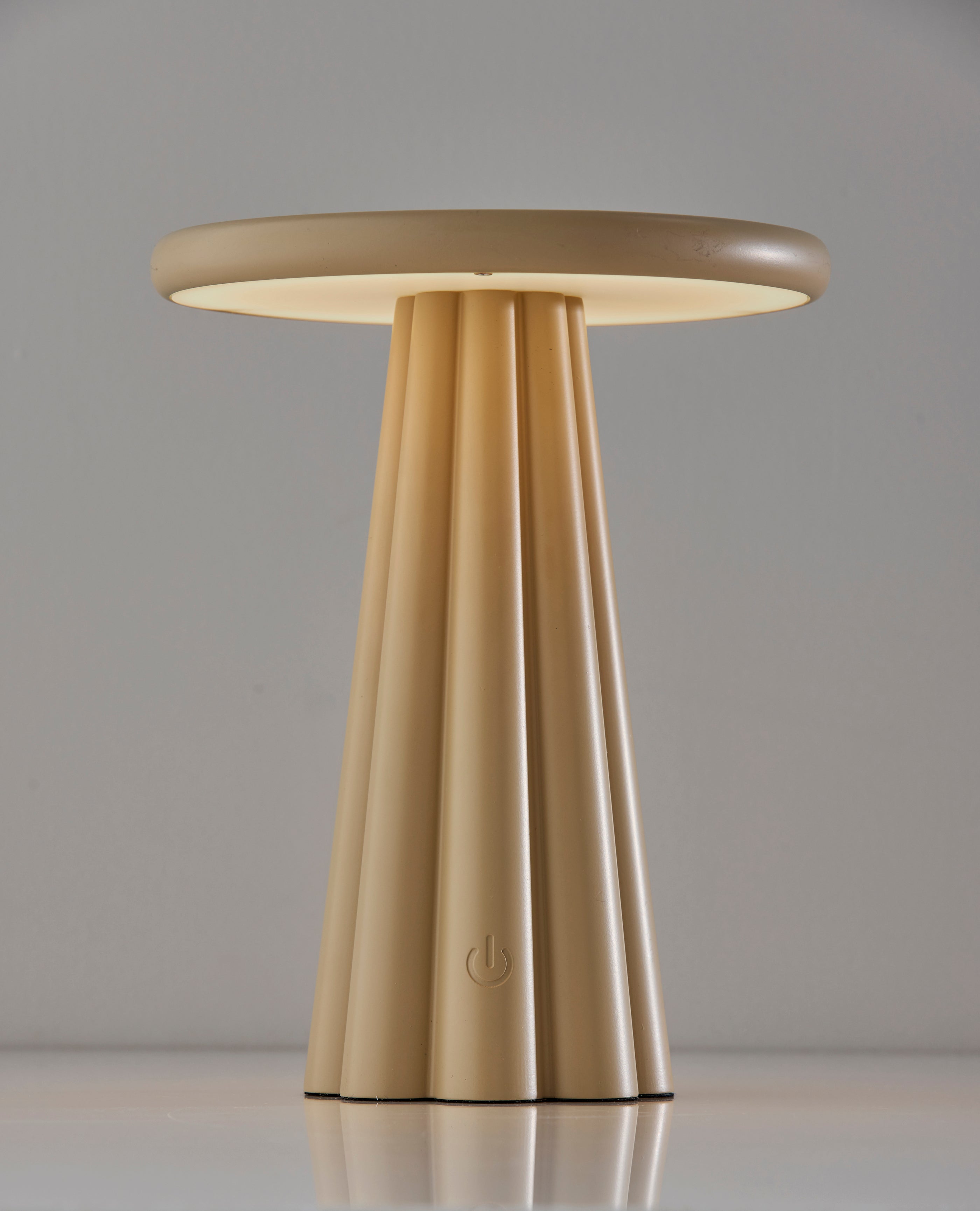 Mattie Cordless LED Table Lamp-Lighting-DECOROLALA