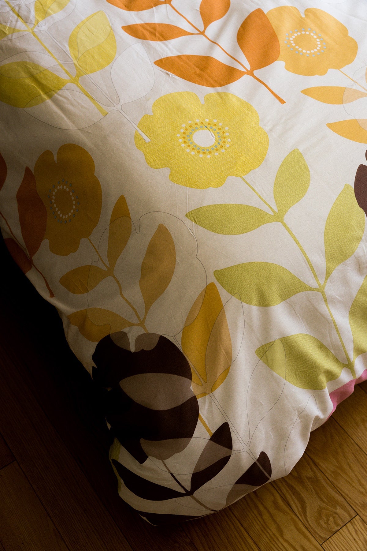 Maui Queen Size Printed Flower Reversible 6 pc Duvet Cover Set-Bedding-DECOROLALA