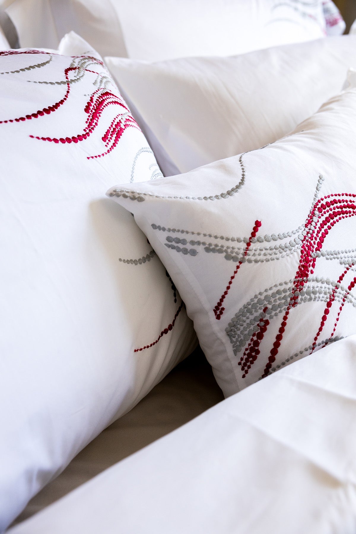 Milano Queen Size Embroidered Cotton 6 pc Duvet Cover Set-Bedding-DECOROLALA