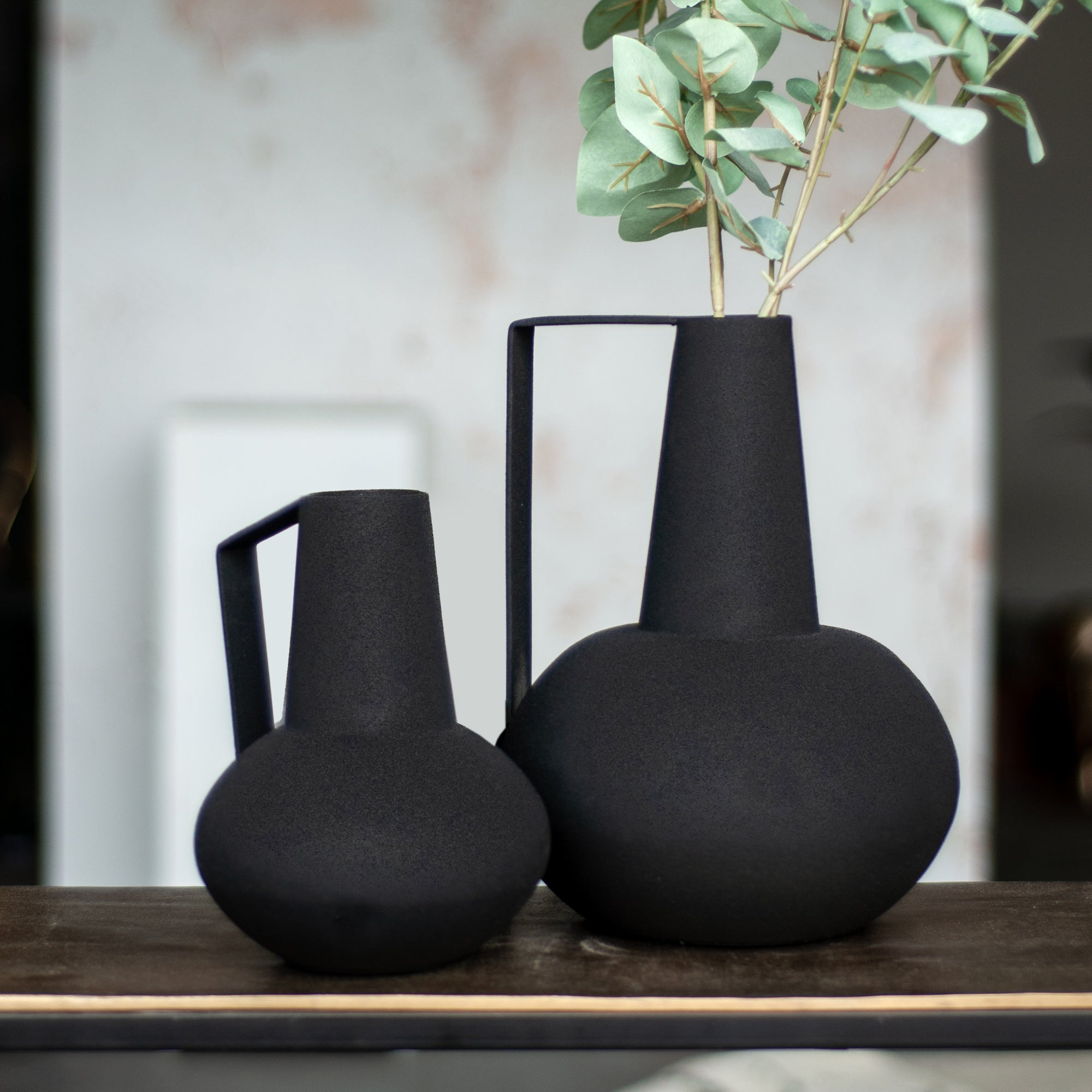 Monarda Indoor Iron Vase, Matte Black-Vase-DECOROLALA