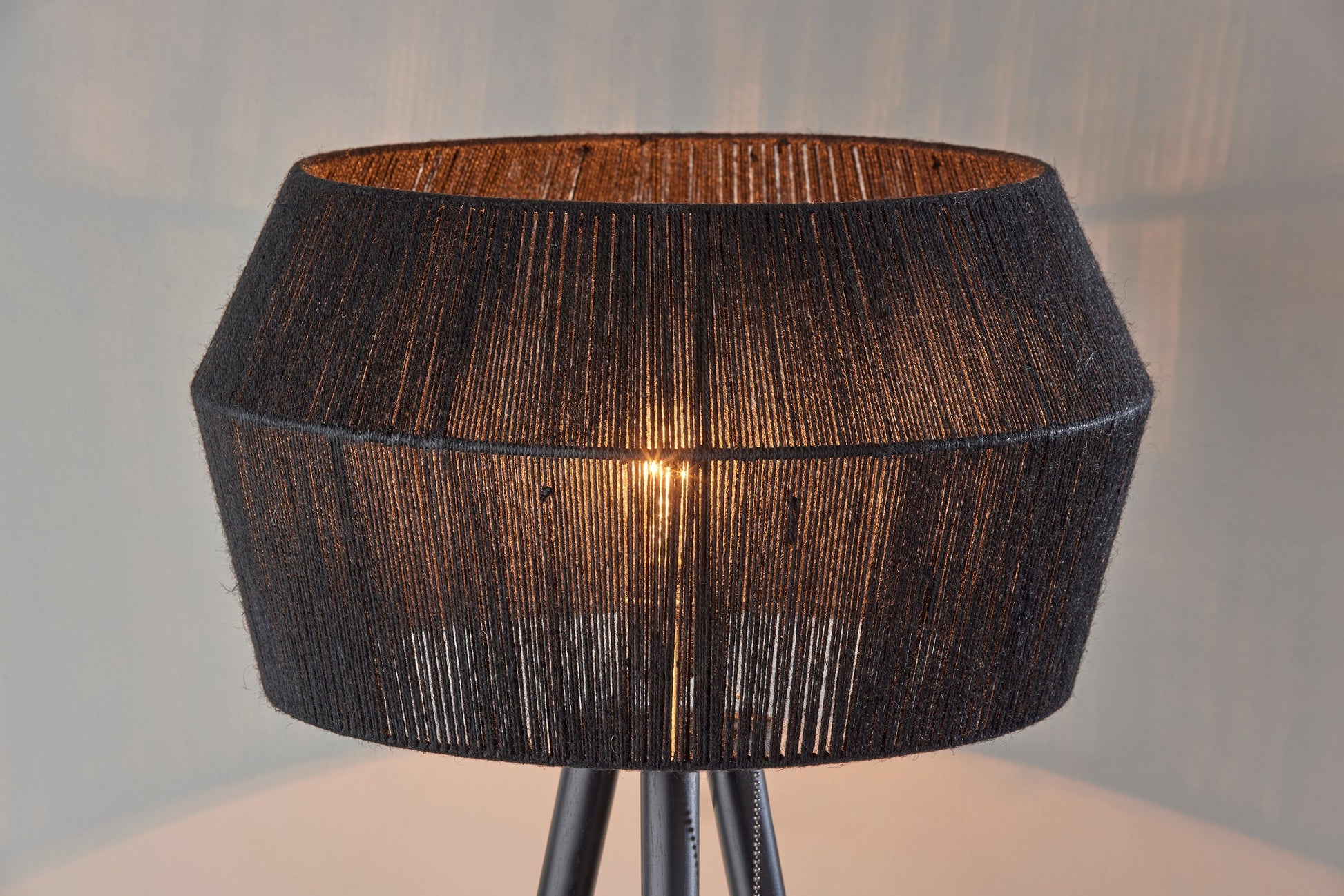 Montana Floor Lamp- Black-Lighting-DECOROLALA