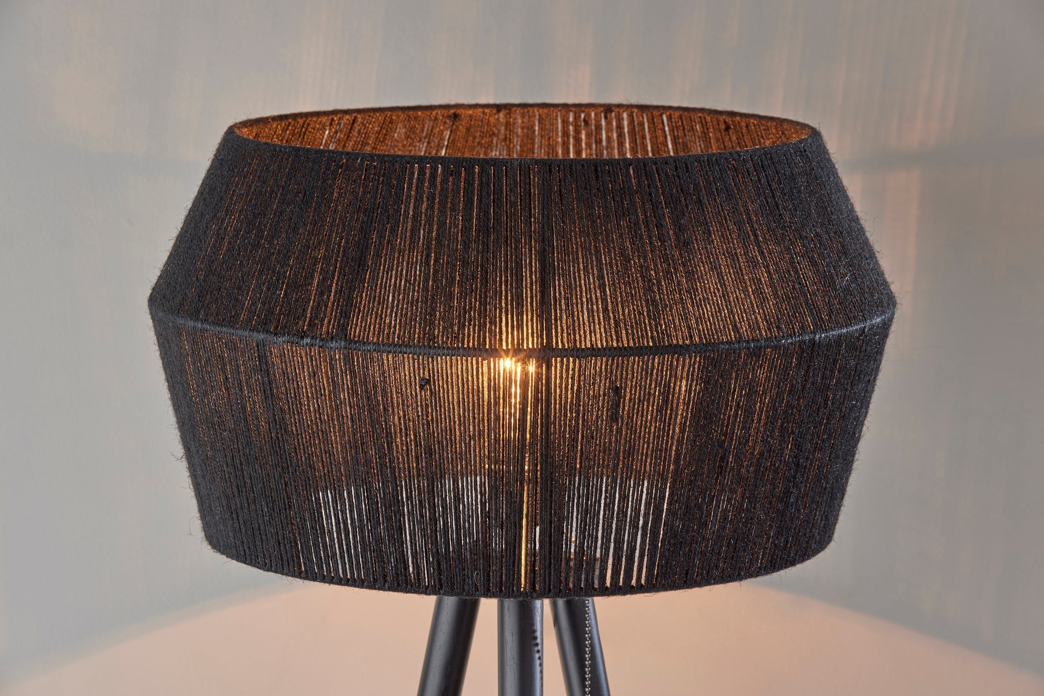 Montana Floor Lamp- Black-Lighting-DECOROLALA