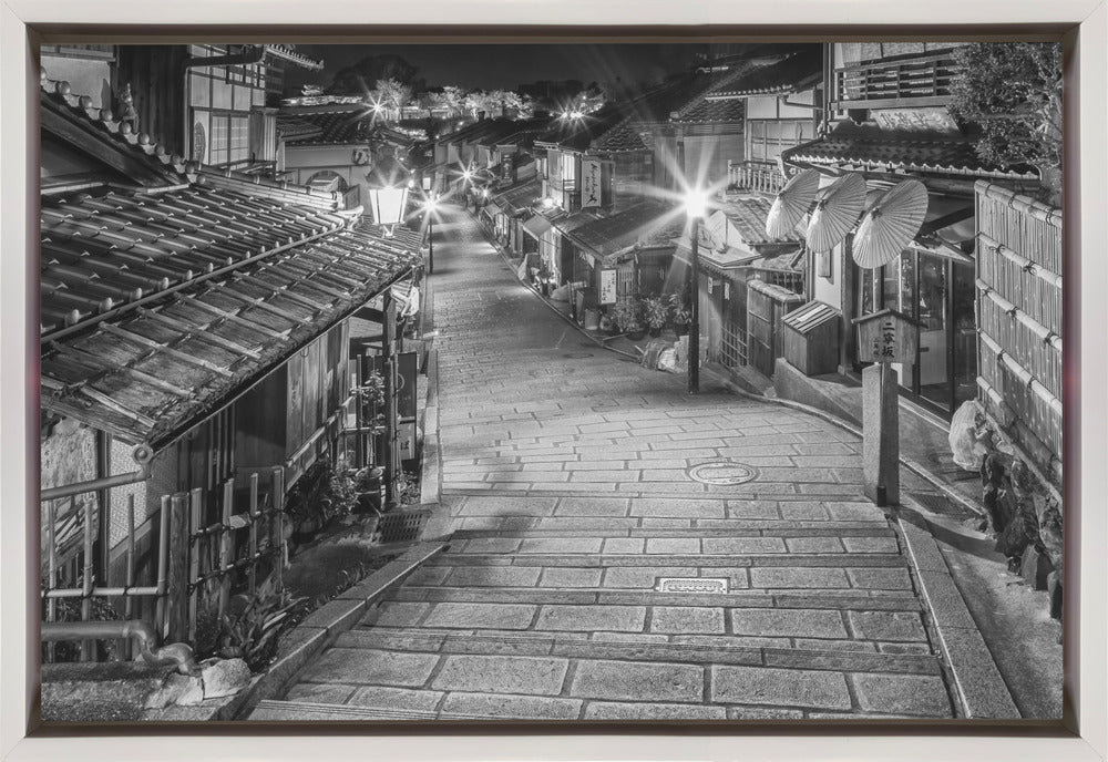 Ninen-zaka in historic Kyoto in the evening - monochrome-canvas-DECOROLALA