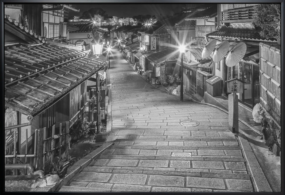 Ninen-zaka in historic Kyoto in the evening - monochrome-canvas-DECOROLALA